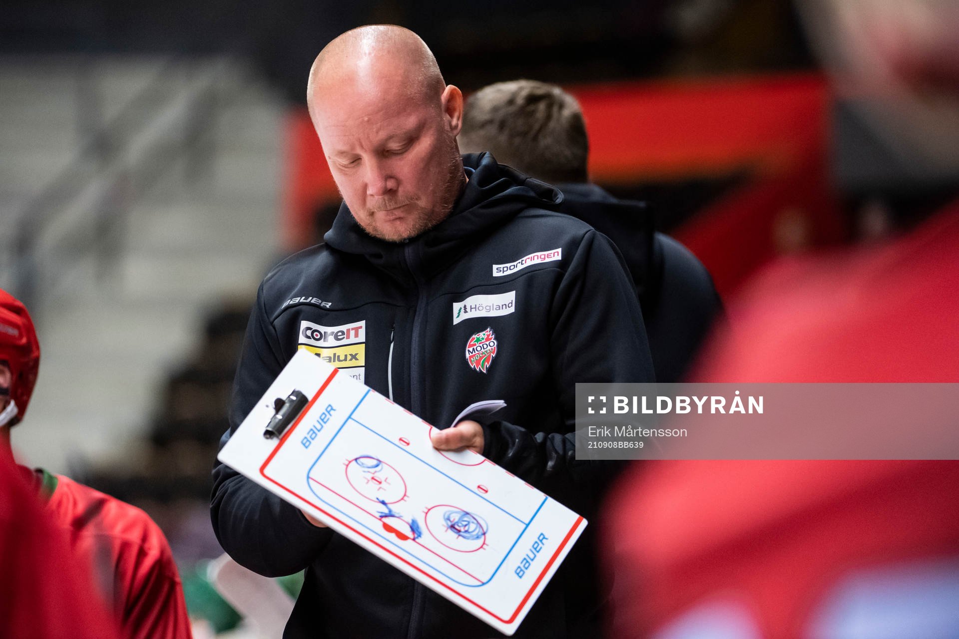 Modos assisterande tränare Jonas Holmström