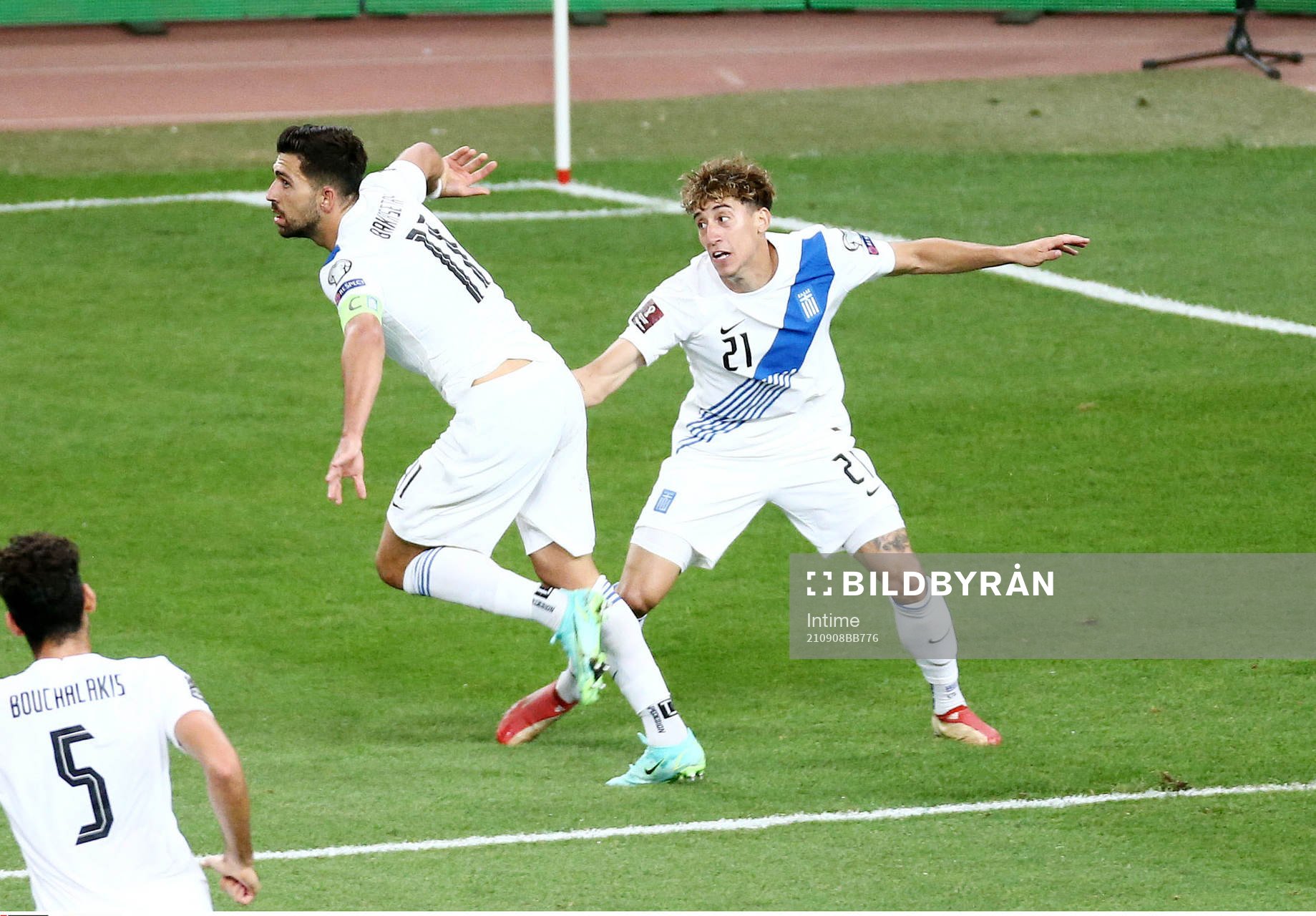 Tasos Bakasetas of Greece celebrate