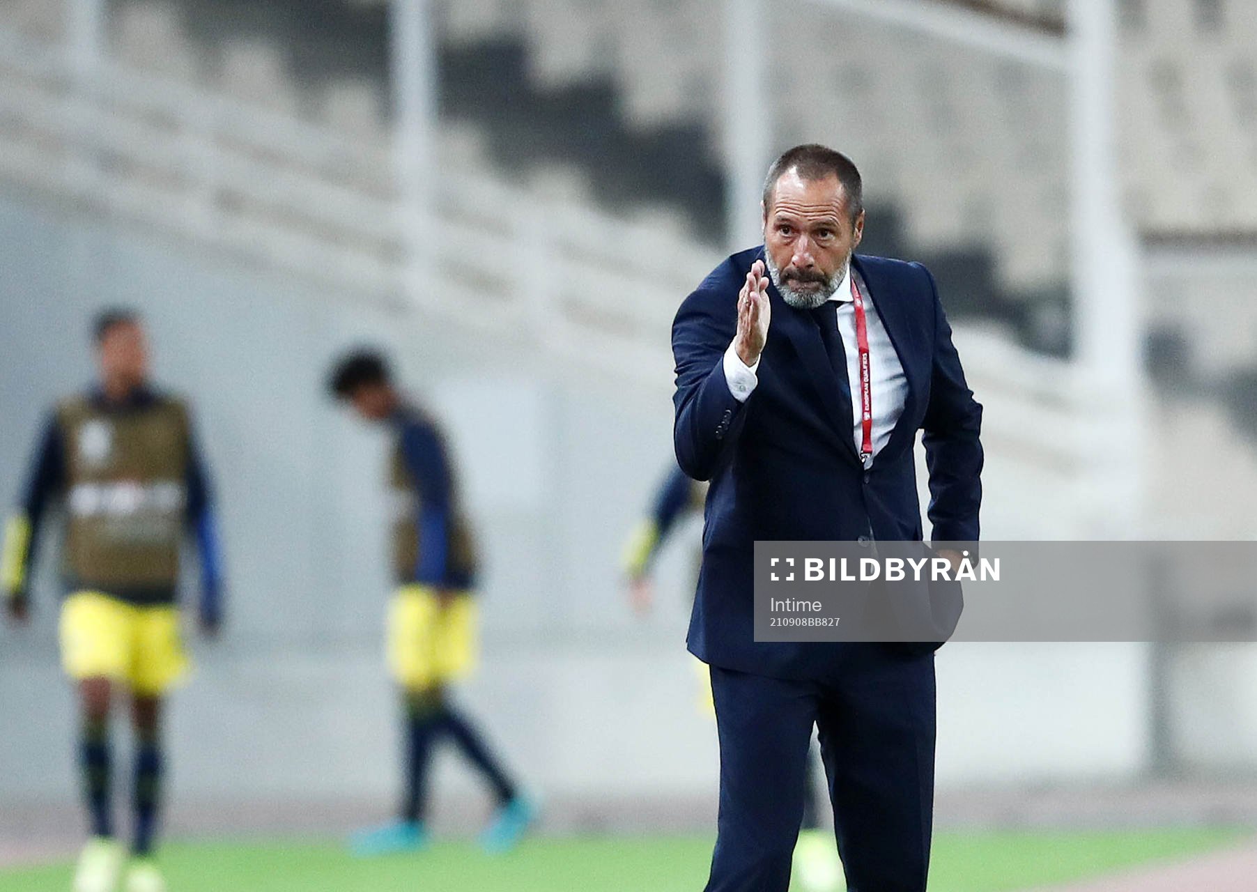 Gead coach John vant Schip of Greece