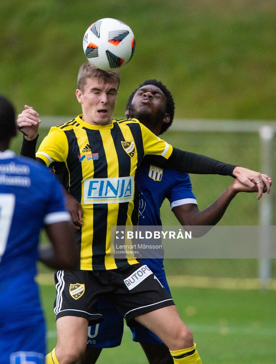 IFK Hässleholms Elliot Nilsson i matchen i division 2