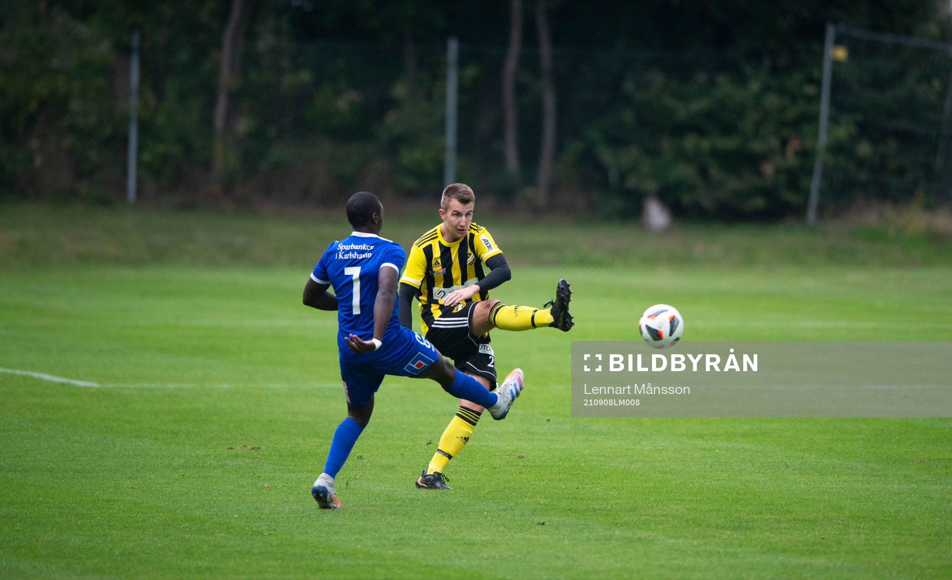 IFK Hässleholms Isak Olsson i matchen i division 2 mellan