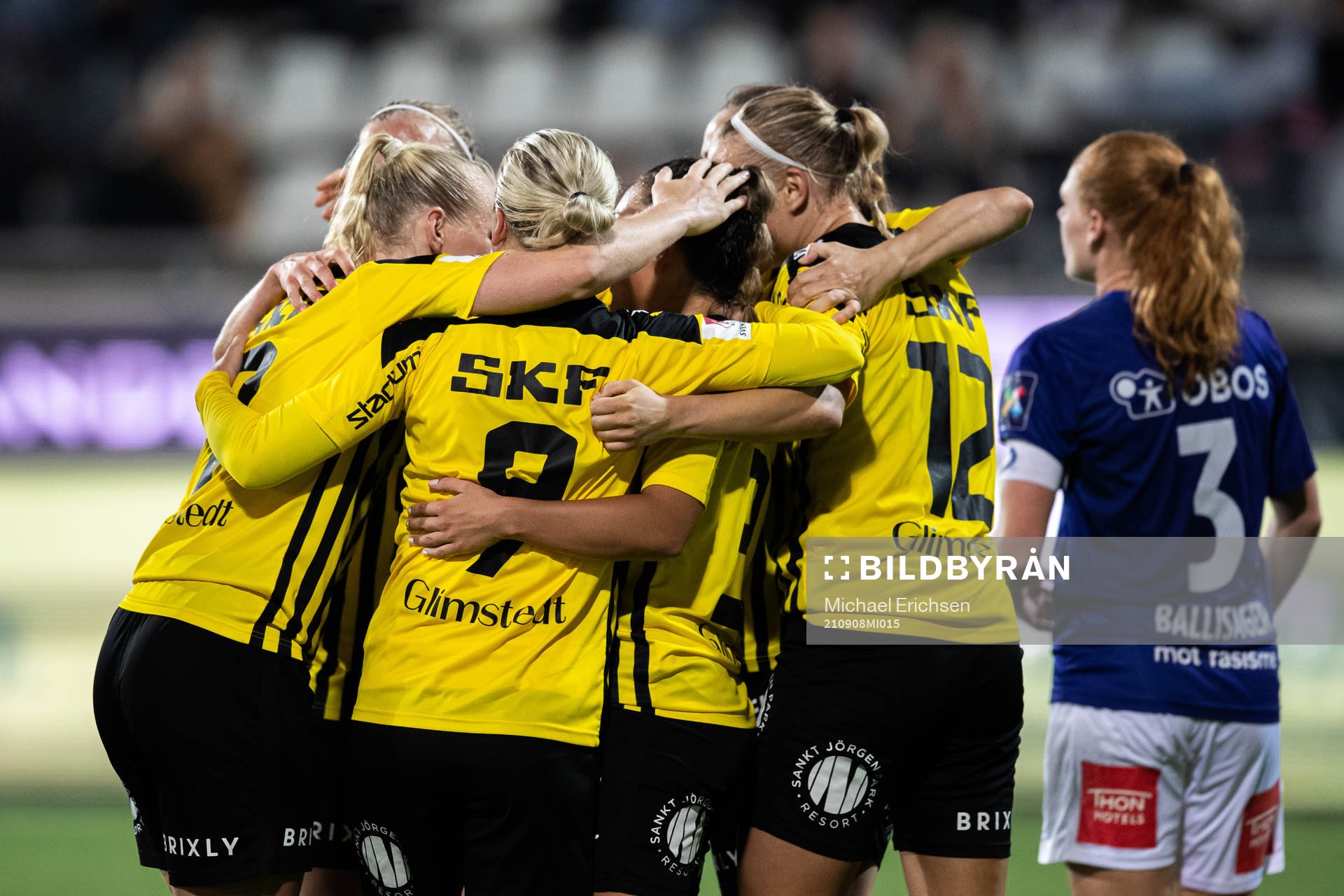 Johanna Rytting Kaneryd of Häcken celebrate with temamates