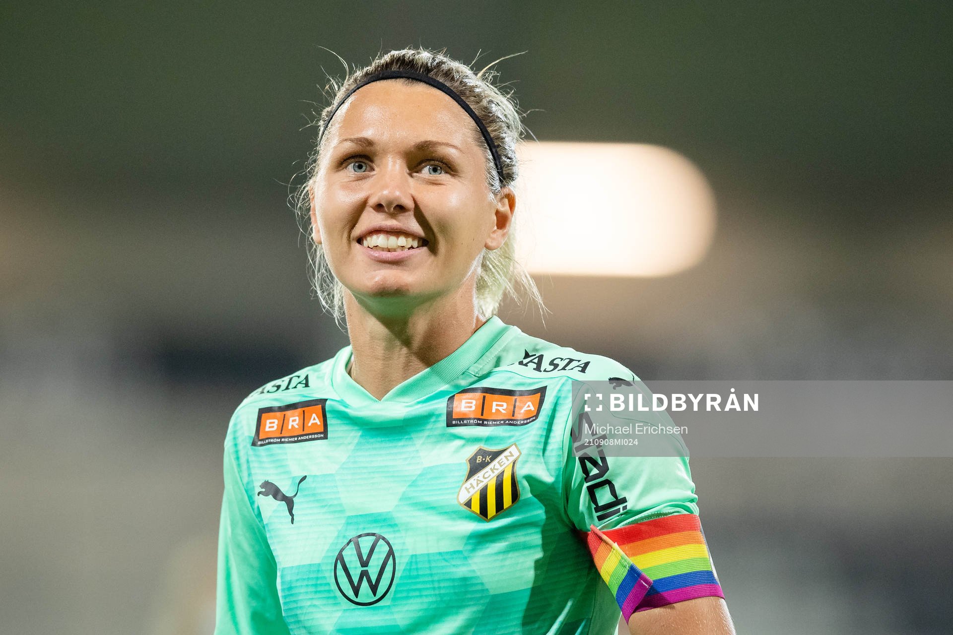 Goalkeeper Jennifer Falk of Häcken celebrates