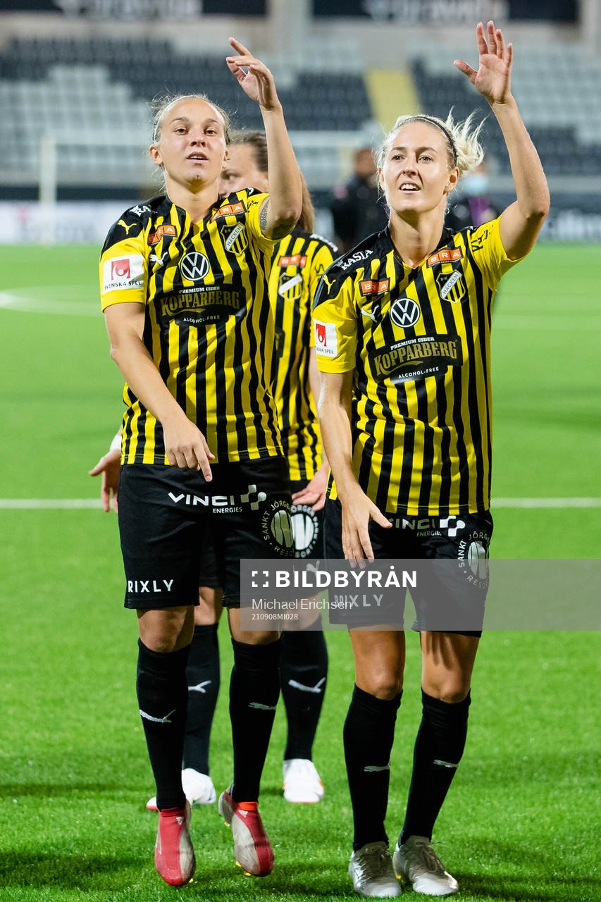 Julia Zigiotti Olme and Emma Kullberg  of Häcken celebrates