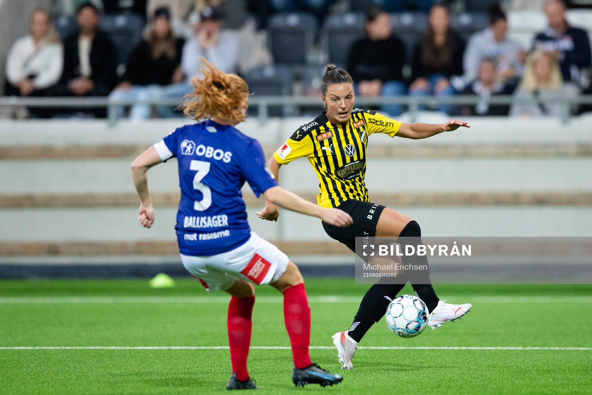Stine Pedersen of Vålerenga and Johanna Rytting Kaneryd of