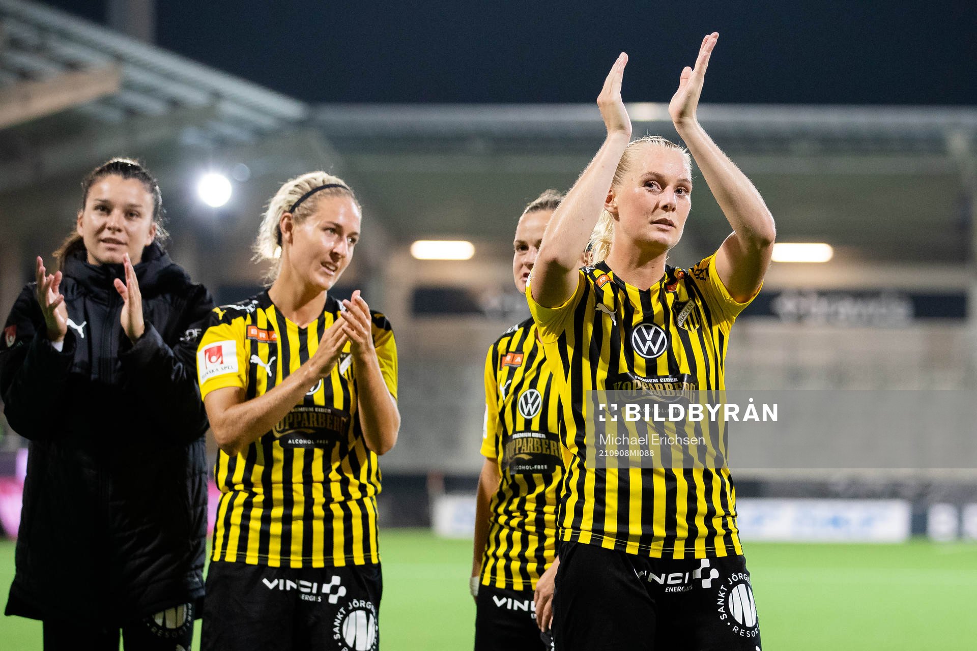 Stina Blackstenius of Häcken celebrates