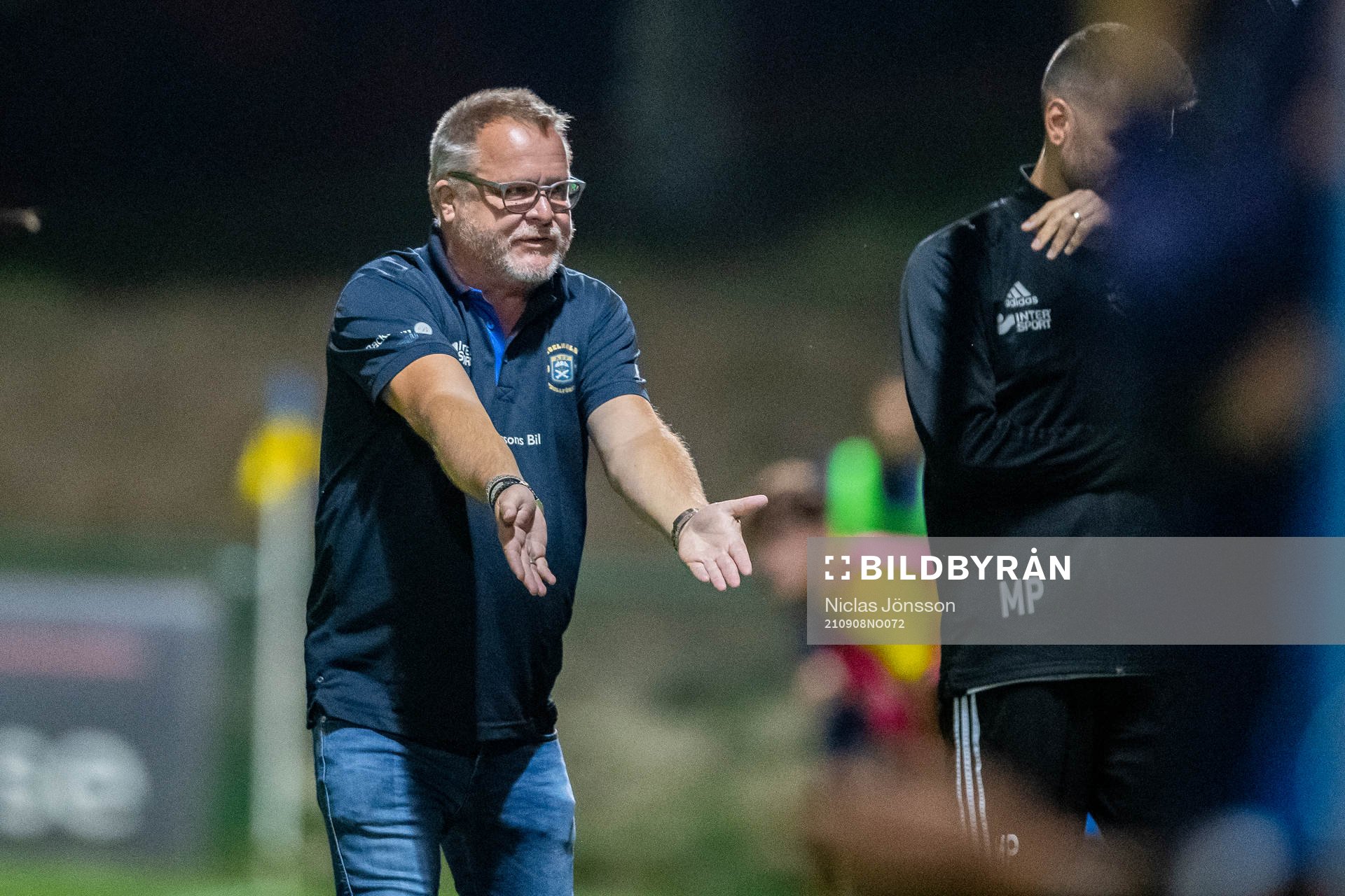 Ängelholms tränare Roar Hansen reagerar