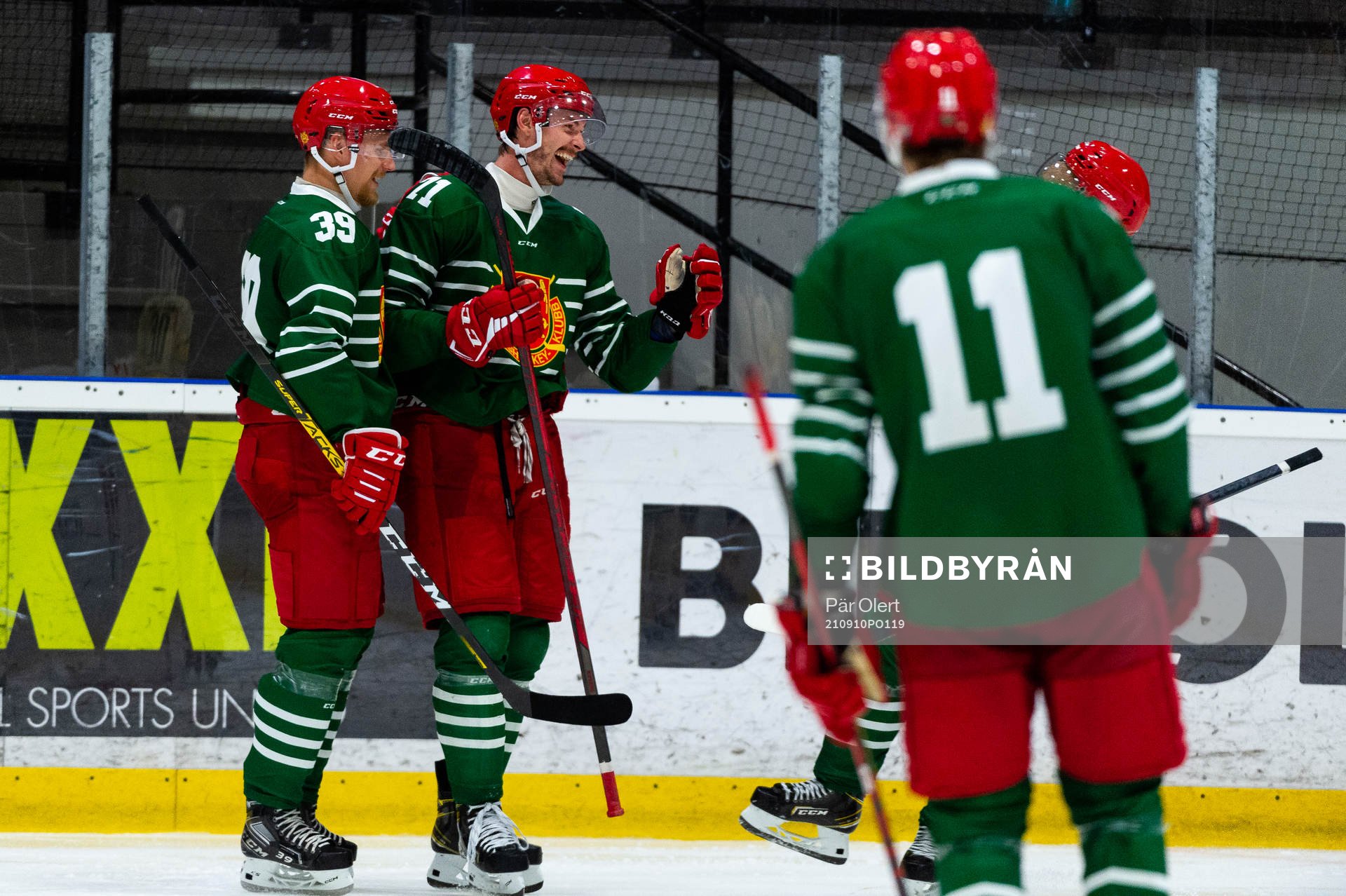 Moras Kristoffer Gunnarsson och Paul Bittner jublar