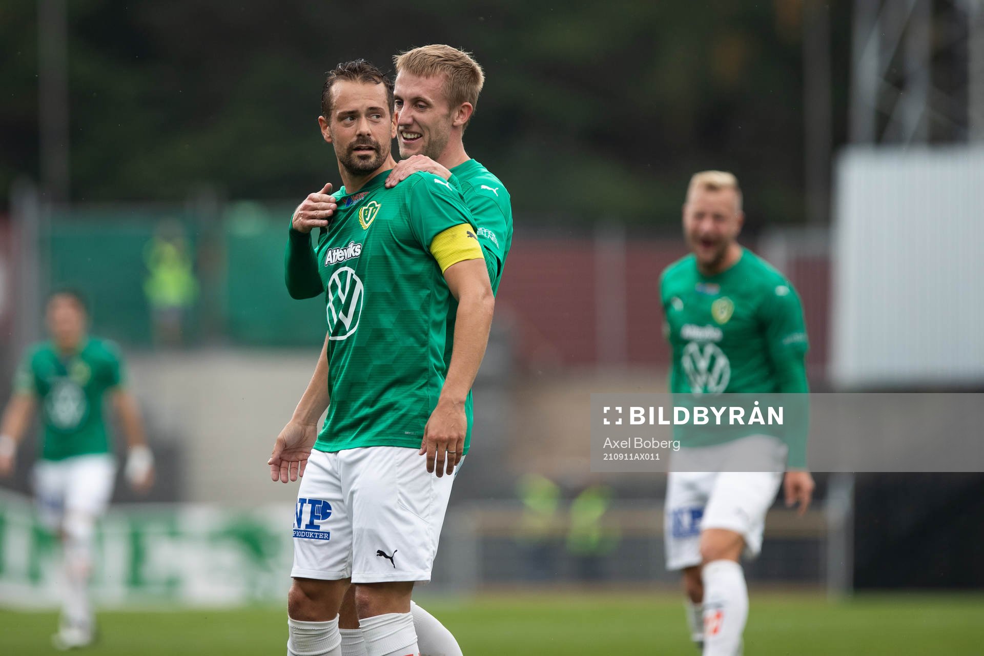 Jönköpings Fredric Fendrich och Jesper Svensson jublar