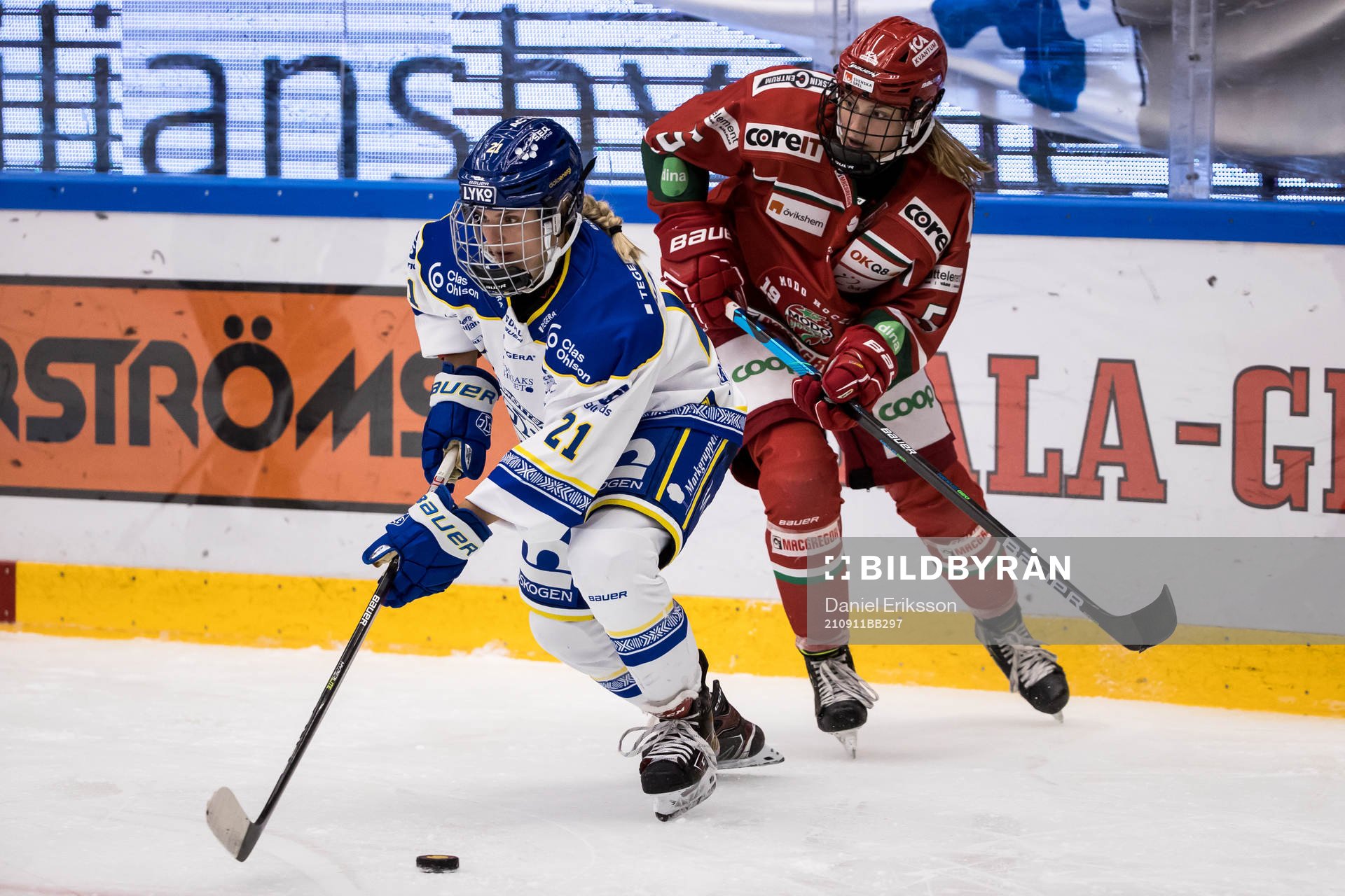 Leksands Tereza Vanisova och Modos Daniela Pejsova
