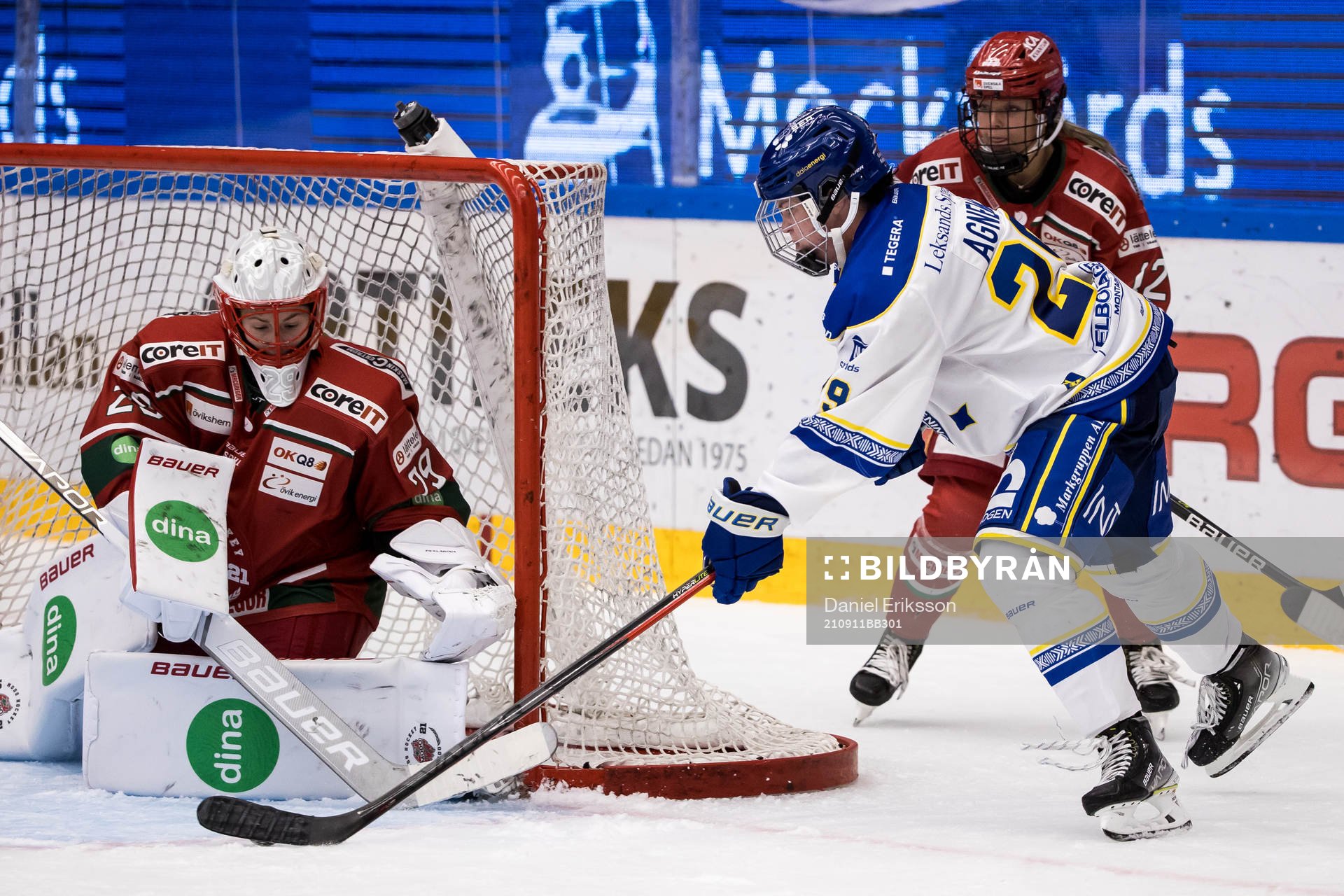 Modos målvakt Klara Peslarkova och Leksands Paige Lindsey