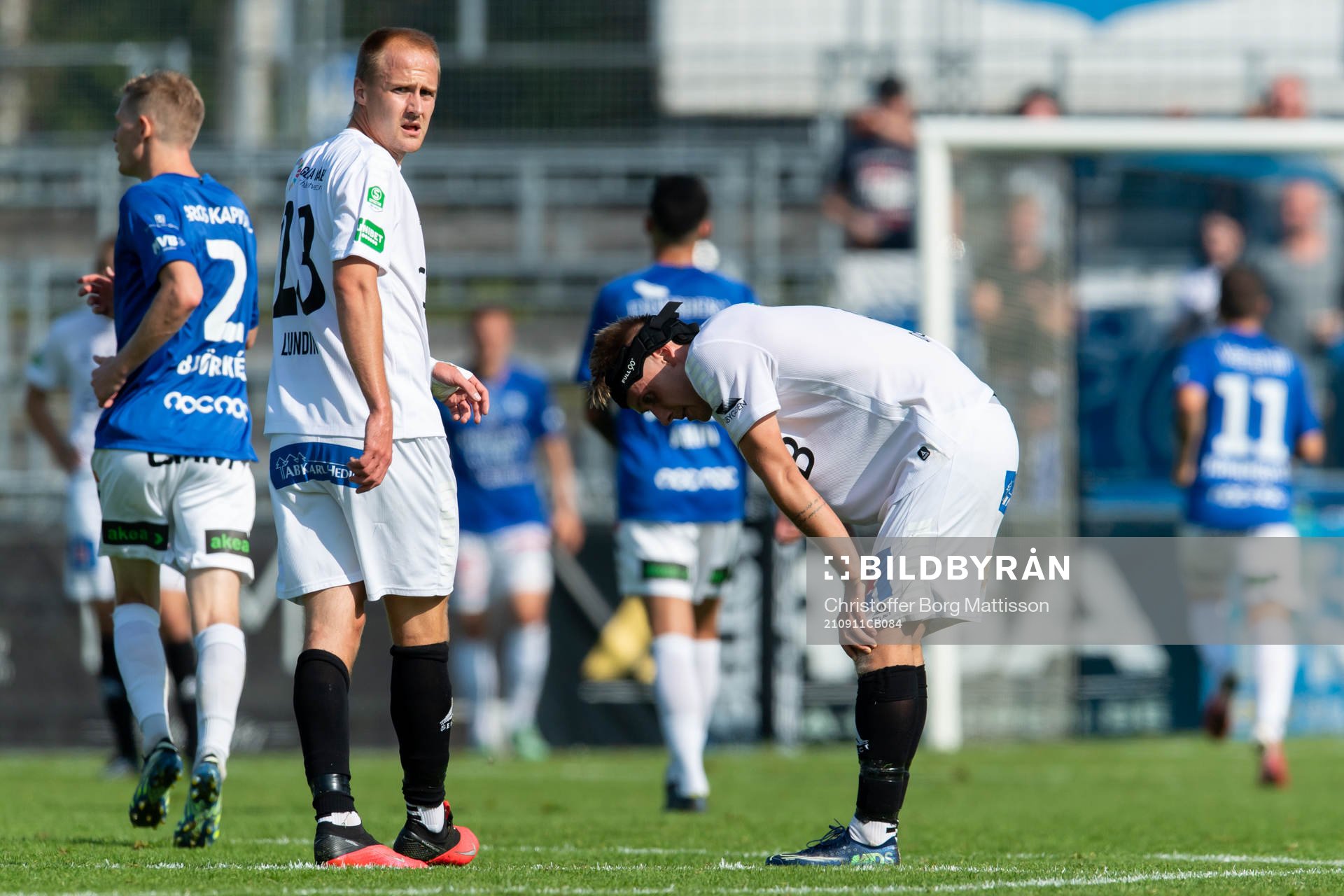 Brages Oscar Lundin och  Bjarni Mark Antonsson deppar