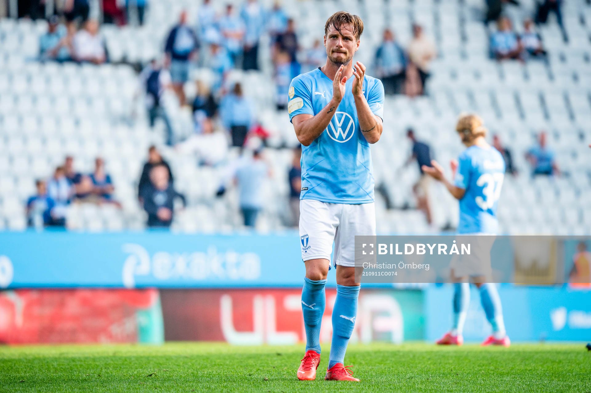 Malmö FFs Eric Larsson deppar