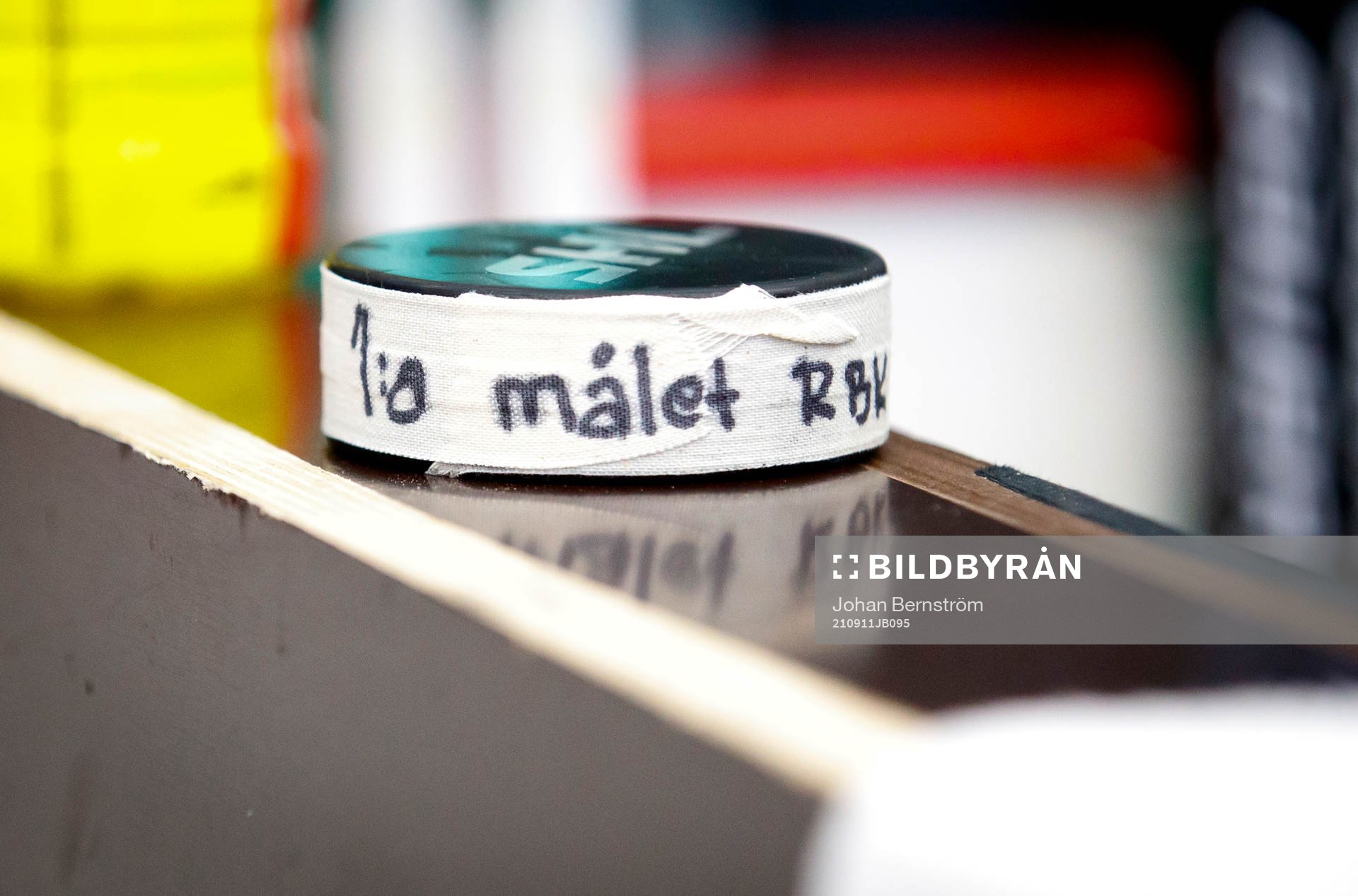 Rögles Tyler Kelleher 0-1 puck
