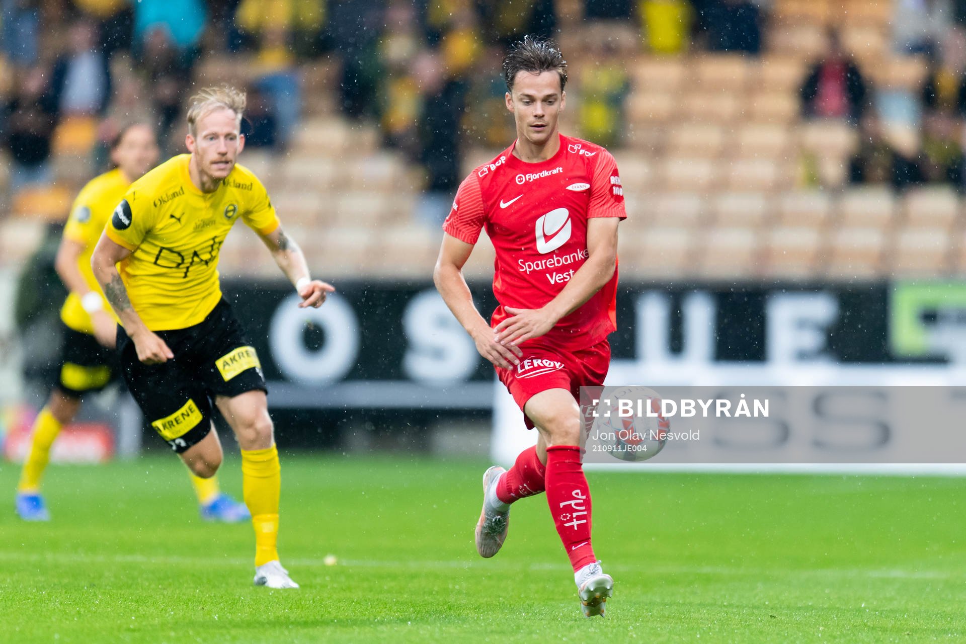 Gjermund Åsen of Lillestrøm and Felix Horn Myhre of Brann