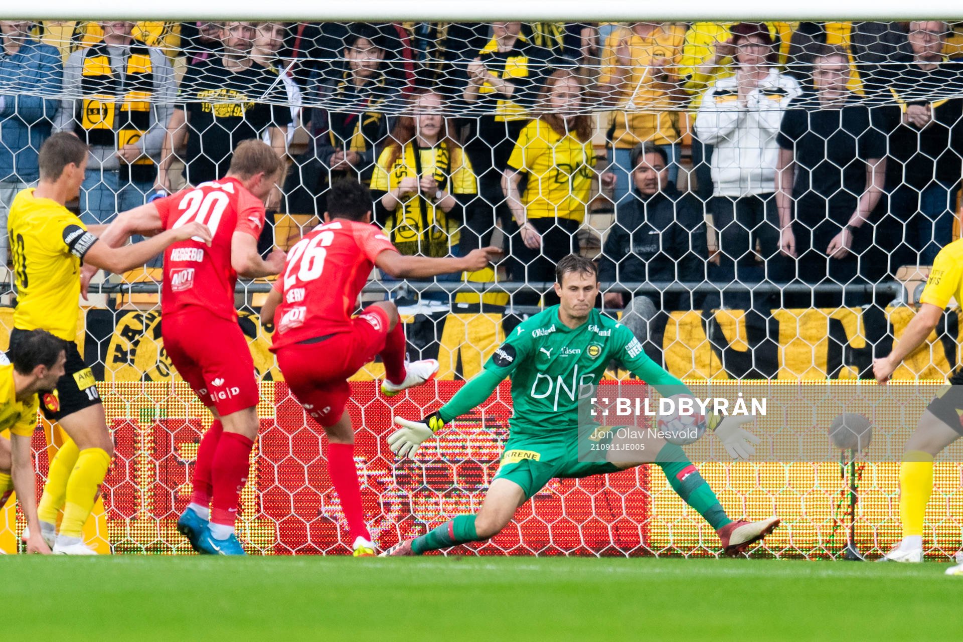 Japhet Sery Larsen of Brann against goalkeeper Knut André