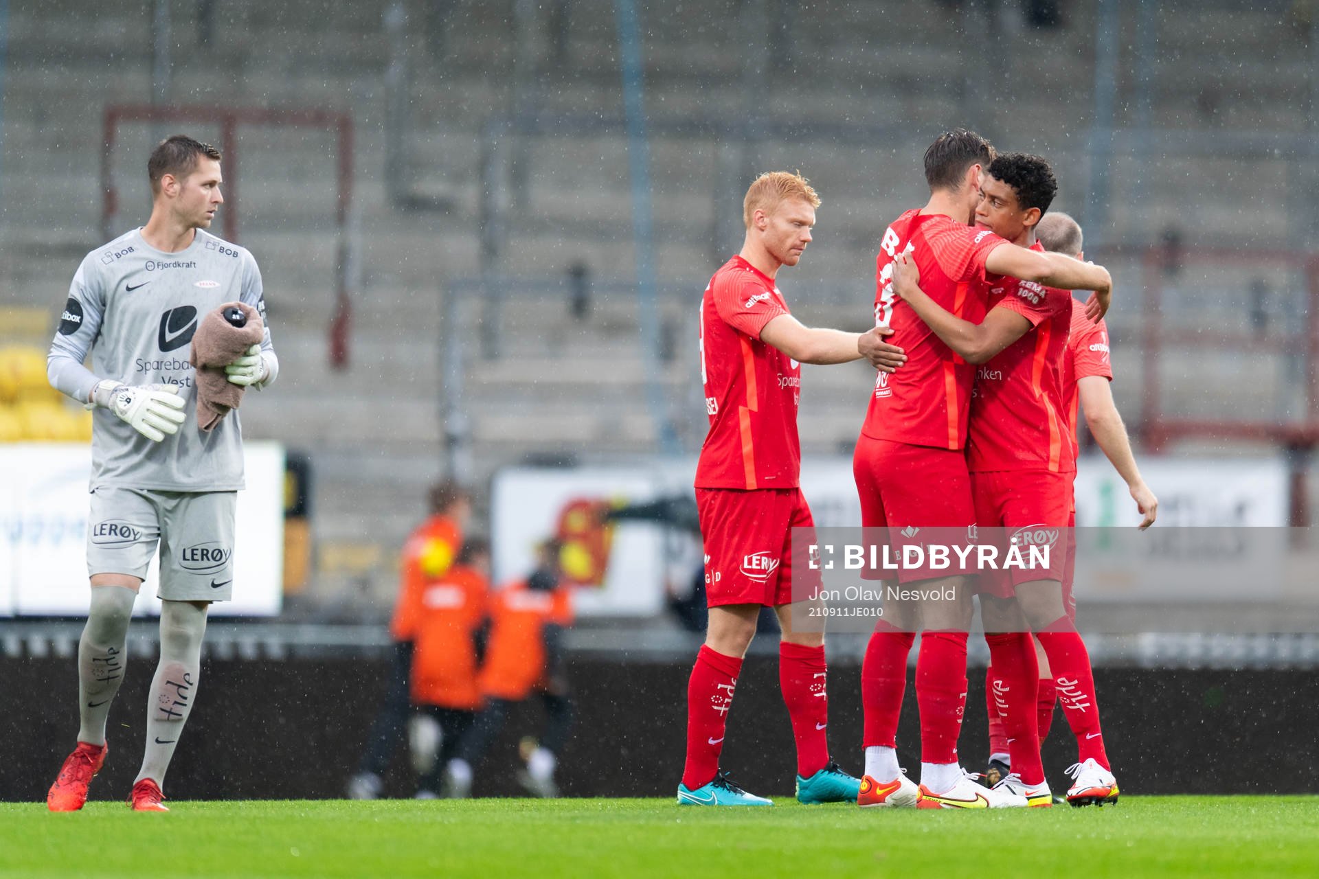 Goalkeeper Lennart Grill Fredrik Pallesen Knudsen and Japhet Sery Larsen of Brann ahead of the Eliteserien match between Lillestrøm and Brann on September 11, 2021 in Lillestrøm.