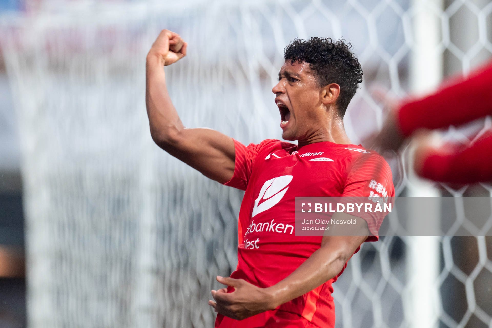 Japhet Sery Larsen of Brann celebrates
