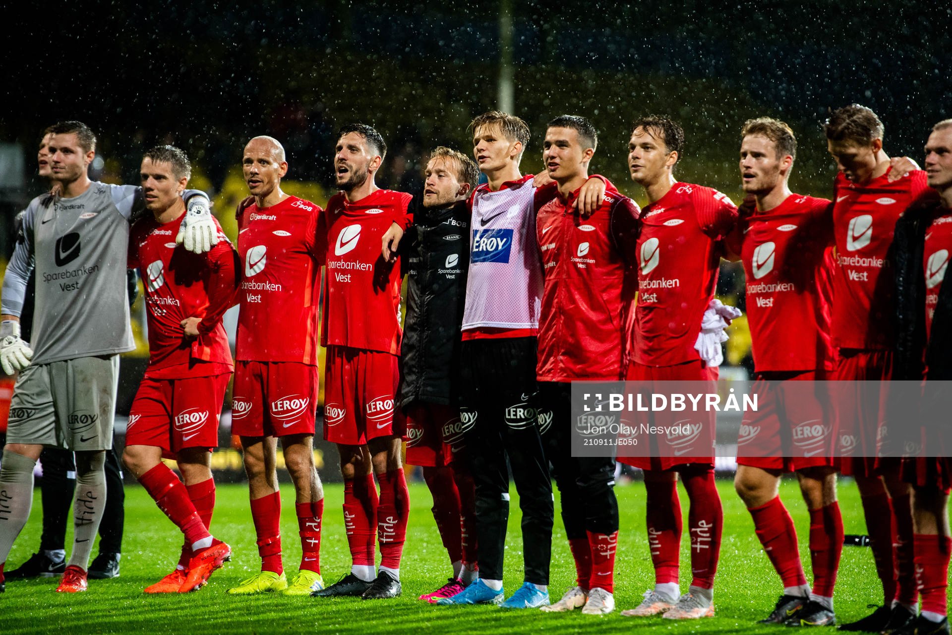 Players of Brann celebrate after the Eliteserien match between Lillestrøm and Brann on September 11, 2021 in Lillestrøm. 
