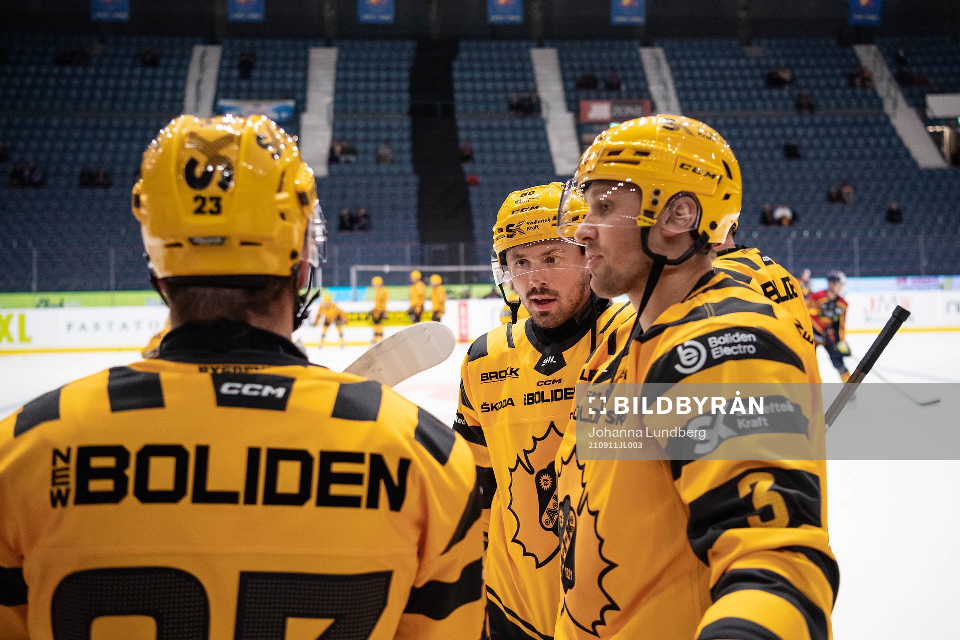 Skellefteås Jayce Hawryluk och Michael Kapla  värmer upp