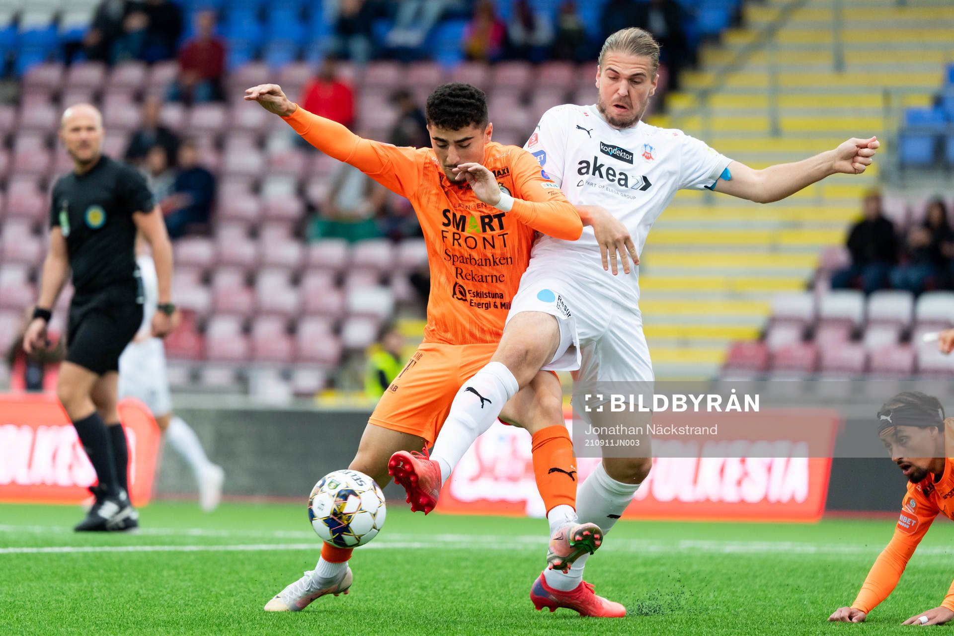 AFC Eskilstunas Ismet Lushaku och Helsingborgs Charlie