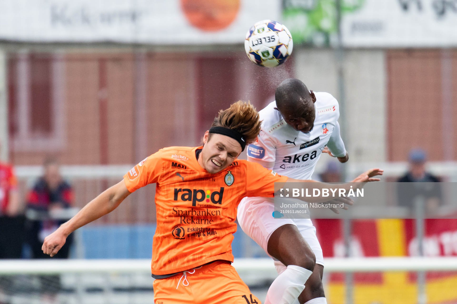 AFC Eskilstunas Albin Linnér och   Helsingborgs Ravy