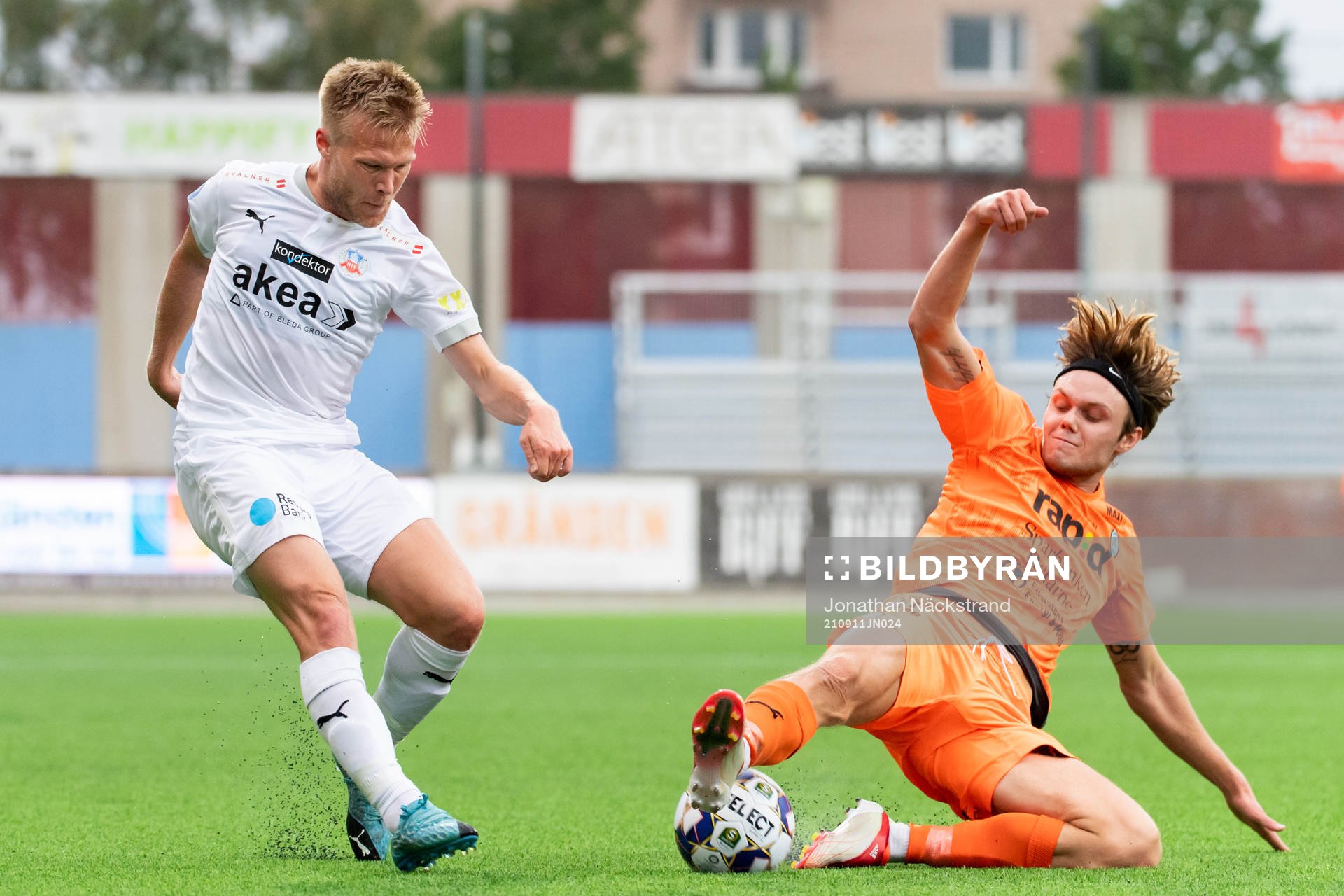 Helsingborgs Andreas Landgren och AFC Eskilstunas Albin
