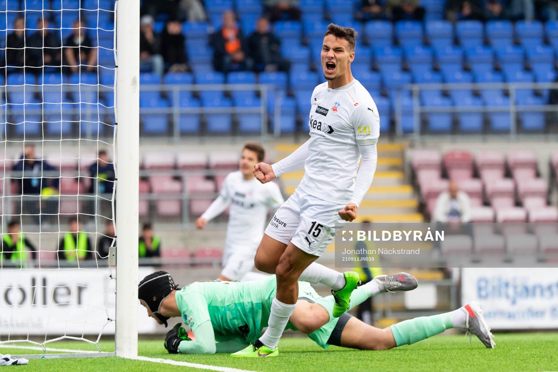 Helsingborgs Assad Al Hamlawi jublar efter 1-1 under fotbollsmatchen i Superettan mellan AFC Eskilstuna och Helsingborg den 11 september 2021 i Eskilstuna.