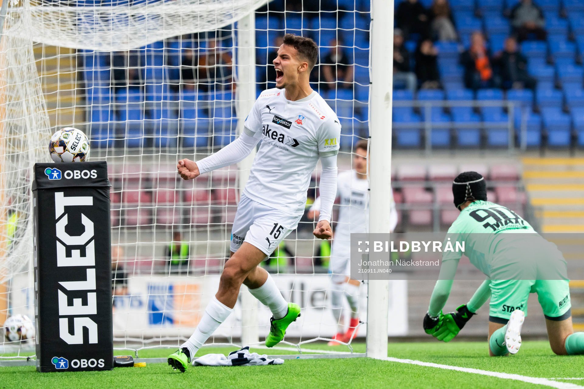 Helsingborgs Assad Al Hamlawi jublar efter 1-1 under fotbollsmatchen i Superettan mellan AFC Eskilstuna och Helsingborg den 11 september 2021 i Eskilstuna.