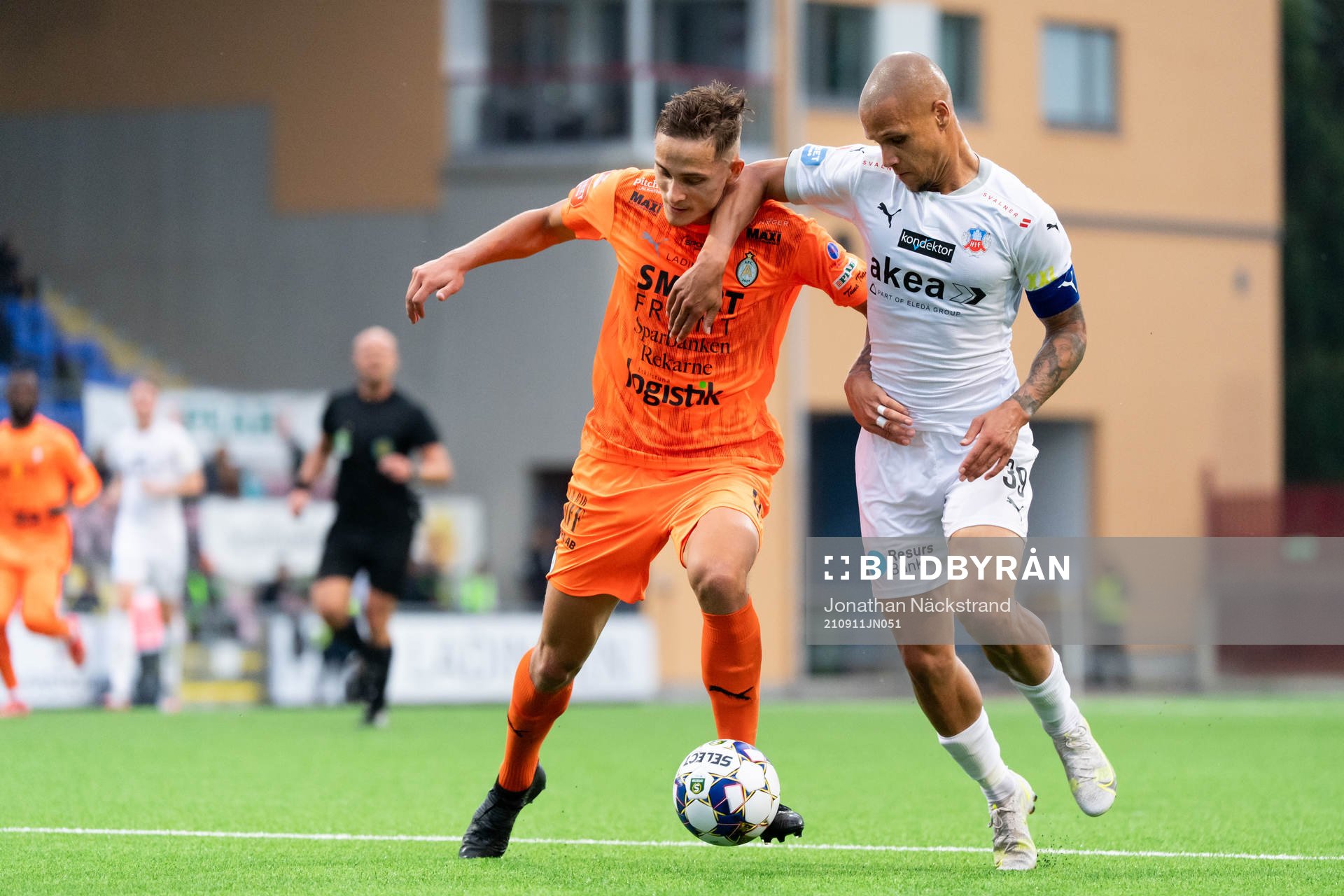 AFC Eskilstunas Pontus Rödin och  Helsingborgs Anthony van