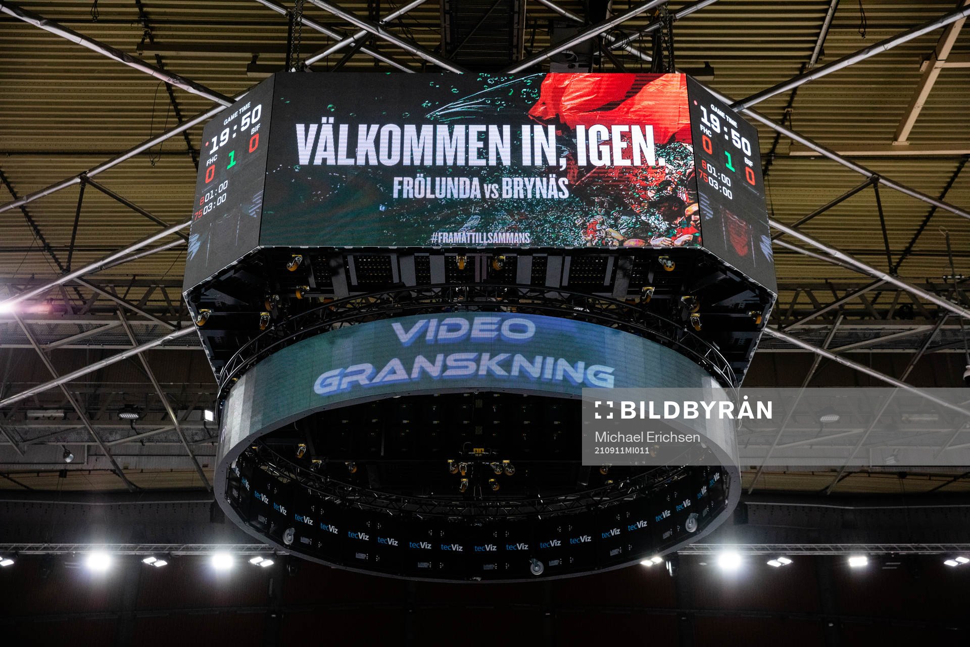 Jumbotronen i Scandinavium innan ishockeymatchen i SHL