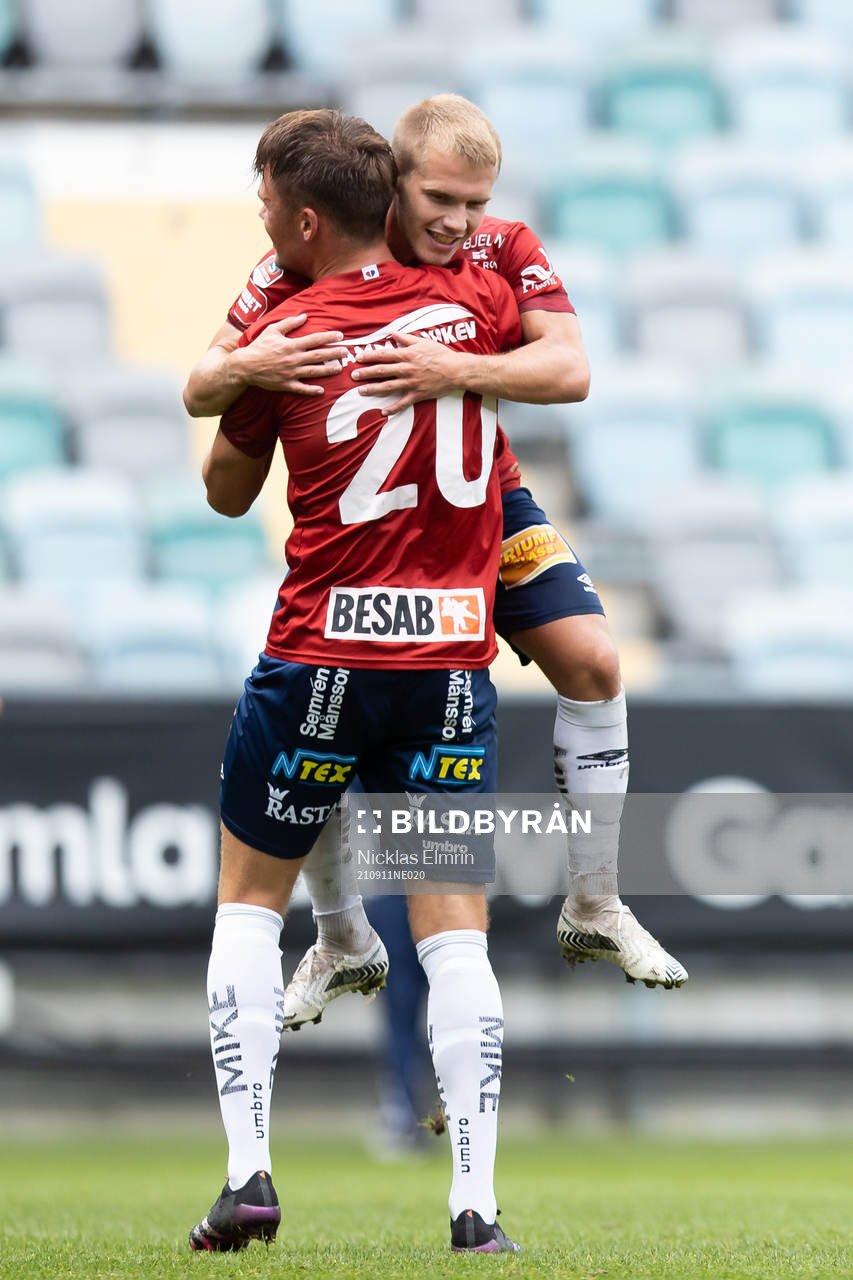 Örgrytes Hampus Dahlqvist och Hampus Dahlqvist jublar