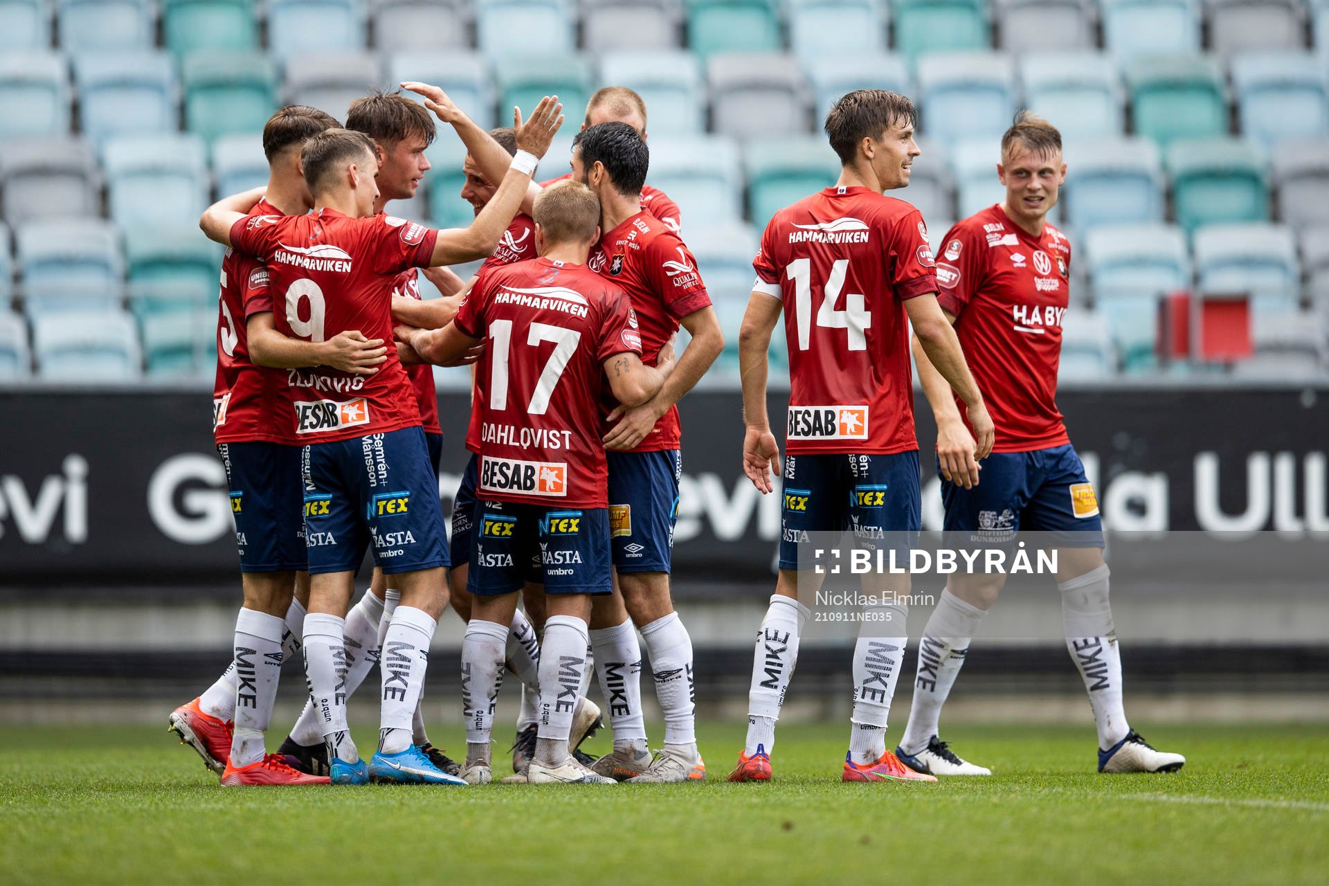 Örgryte jublar efter 3-1 målet under fotbollsmatchen i Superettan mellan Örgryte och Akropolis den 11 september 2021 i Göteborg. 