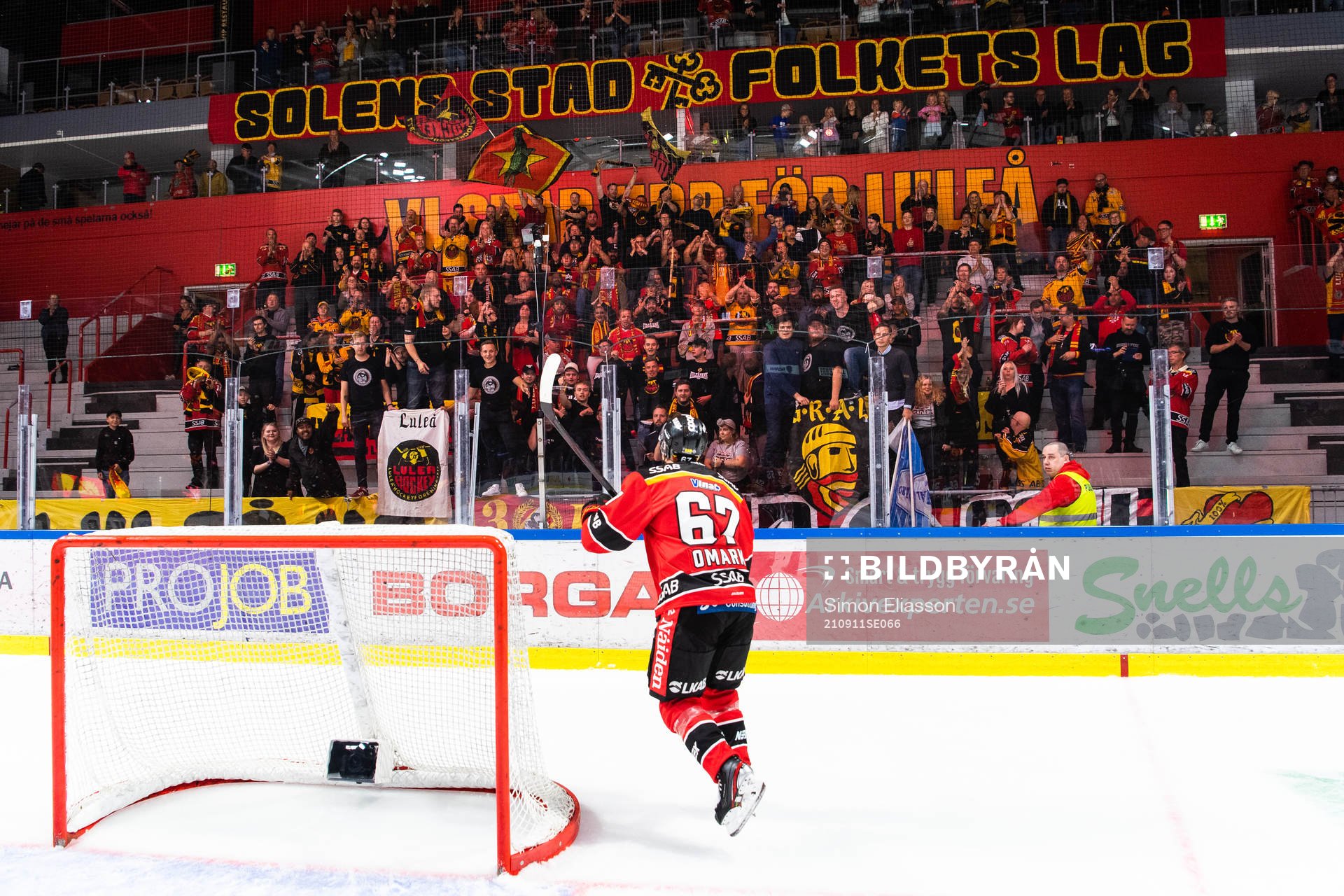 Luleås Linus Omark tackar supportrarna