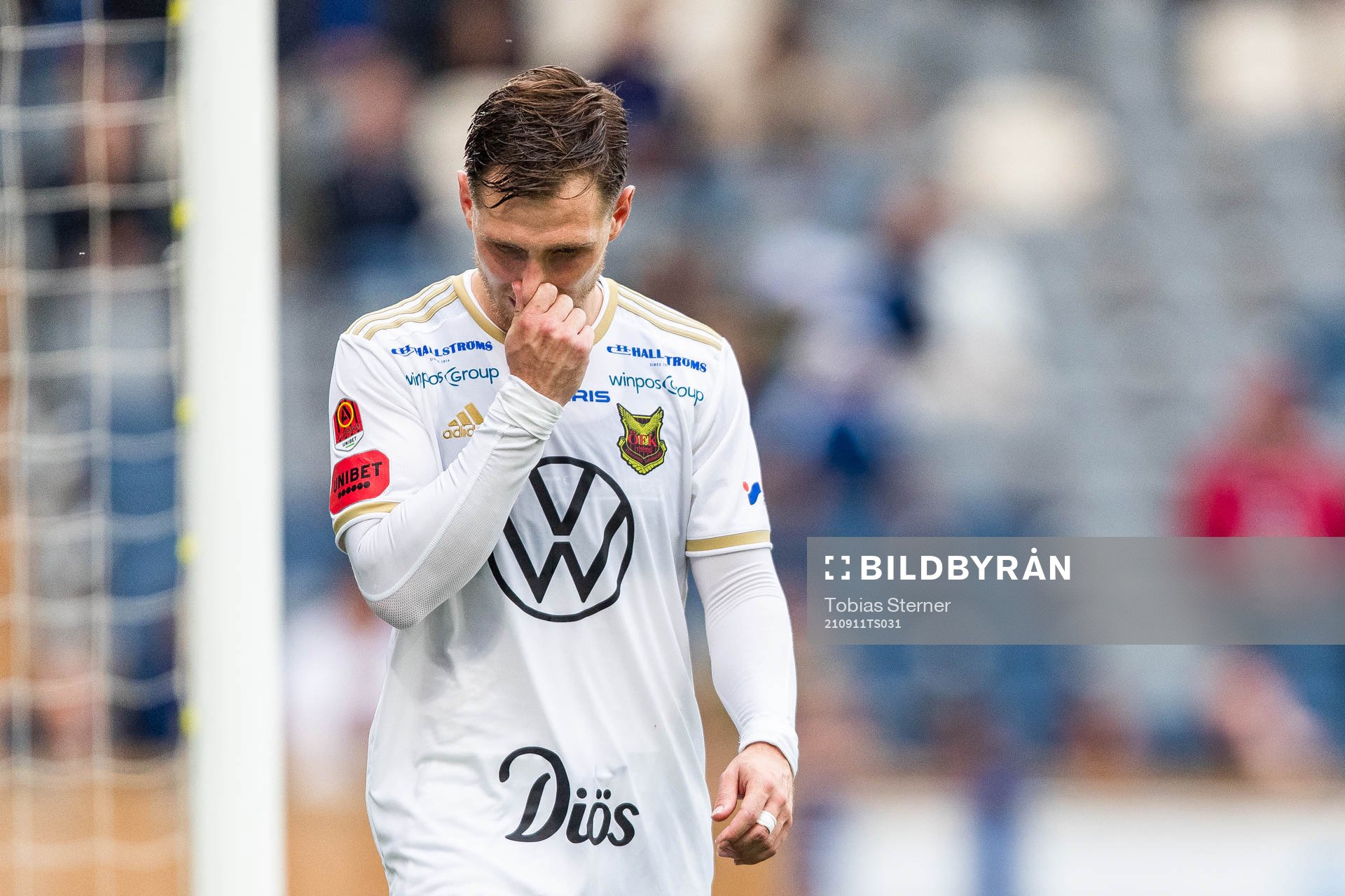 Östersunds Charlie Colkett deppar