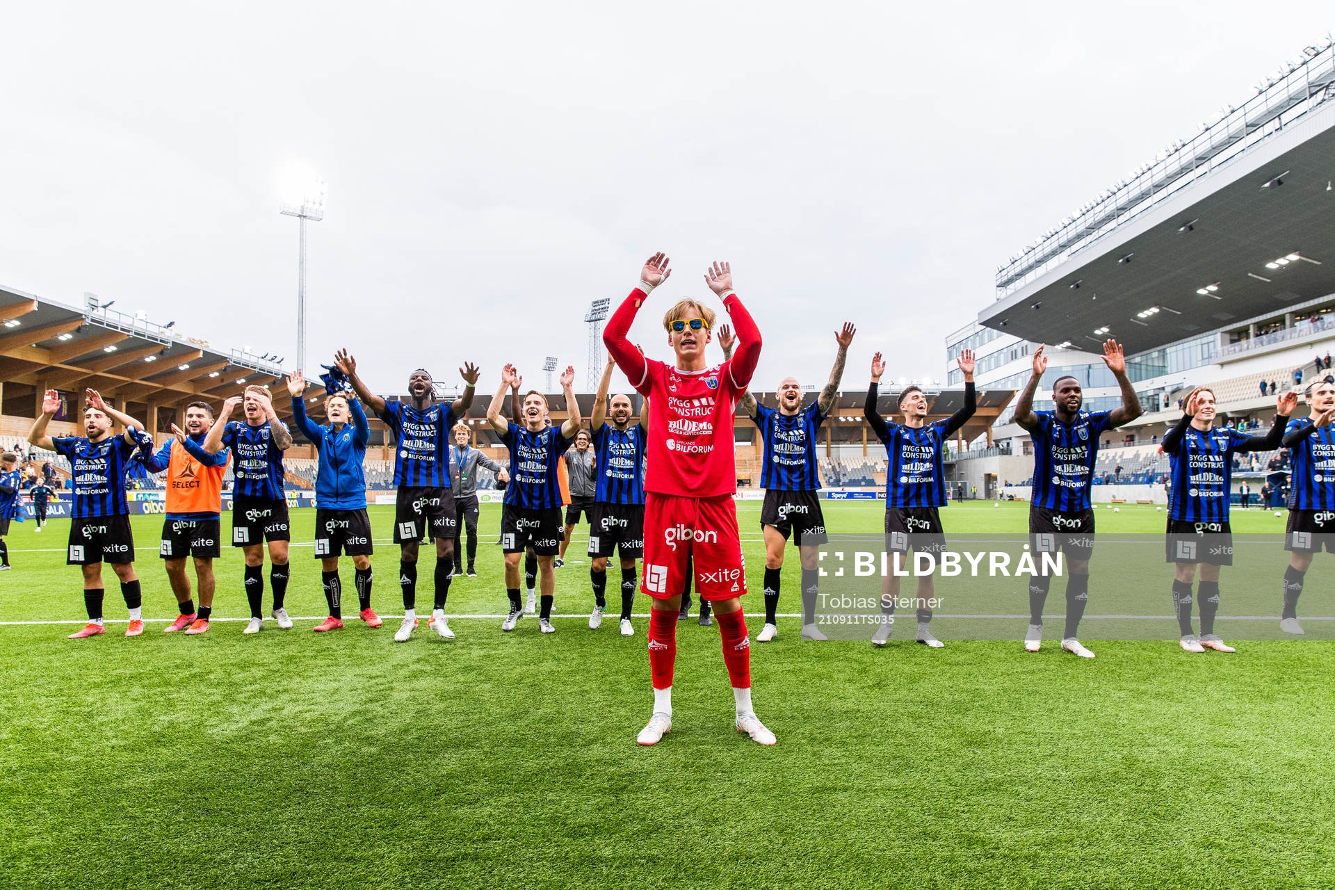Sirius målvakt Hannes Sveijer jublar