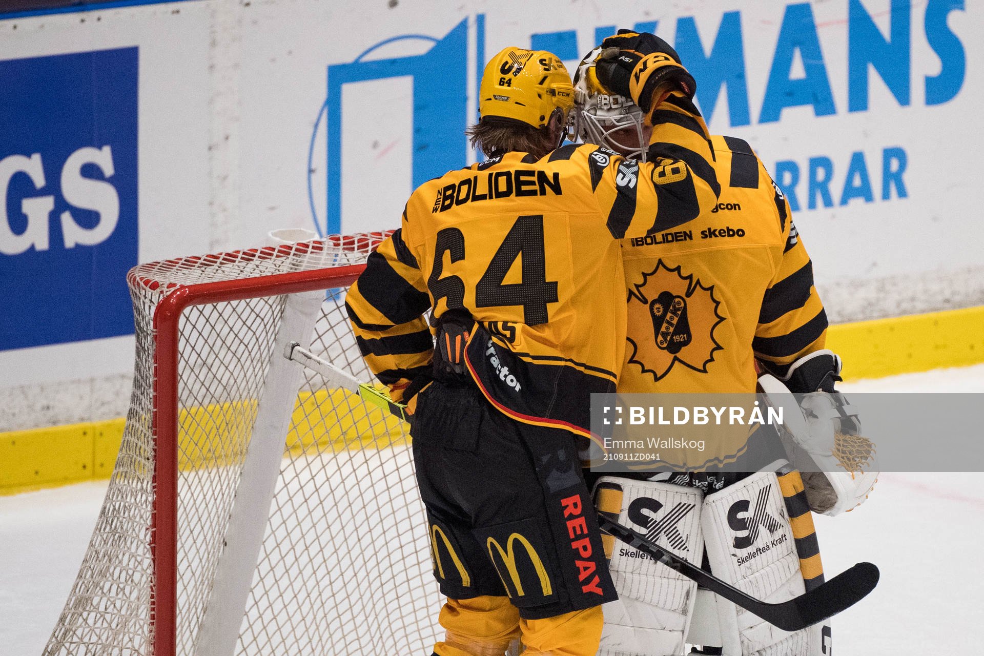 Skellefteås målvakt Gustaf Lindvall och Jonathan Pudas