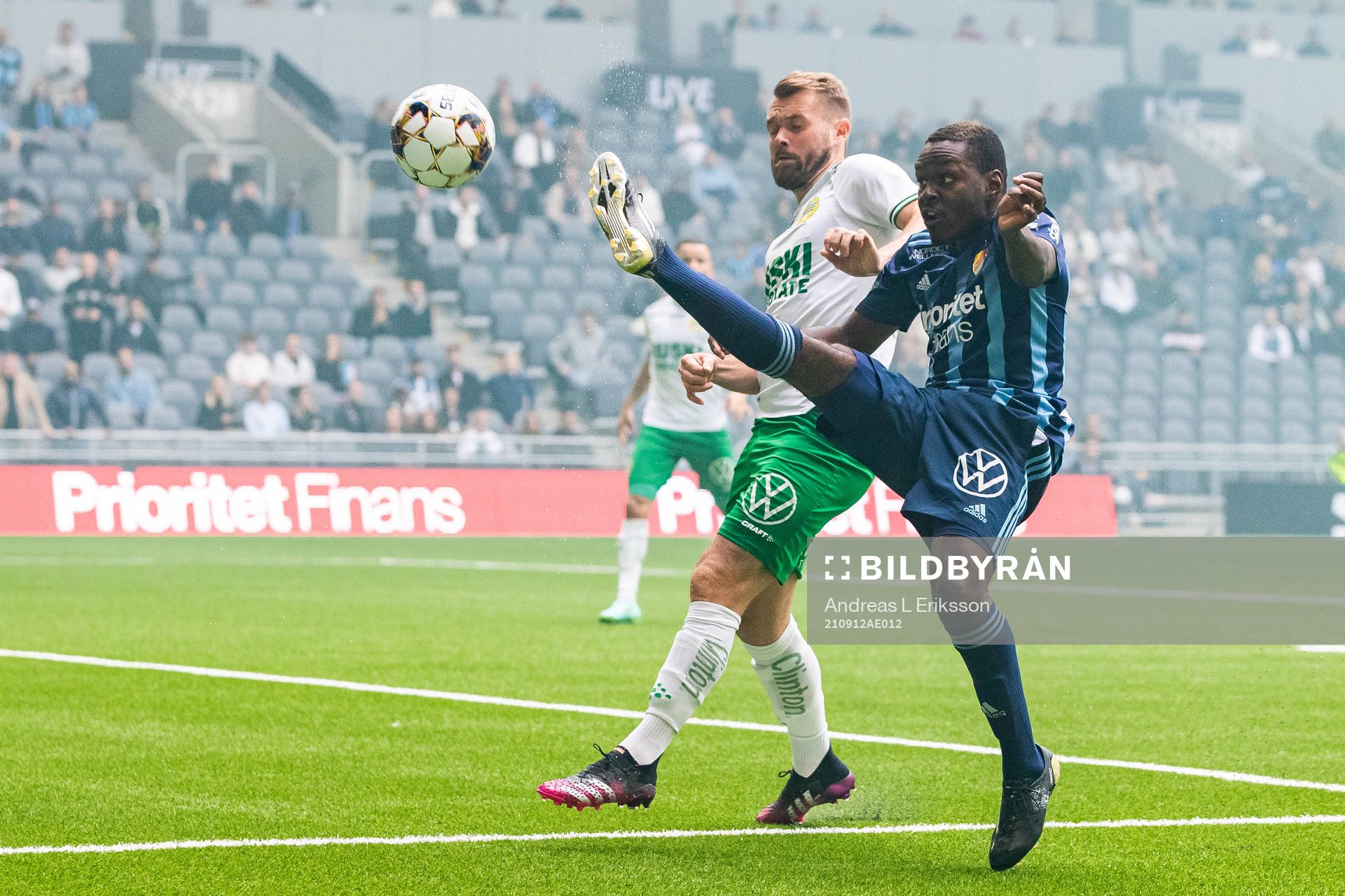 Hammarbys Mads Fenger Nielsen Djurgårdens Joel Asoro