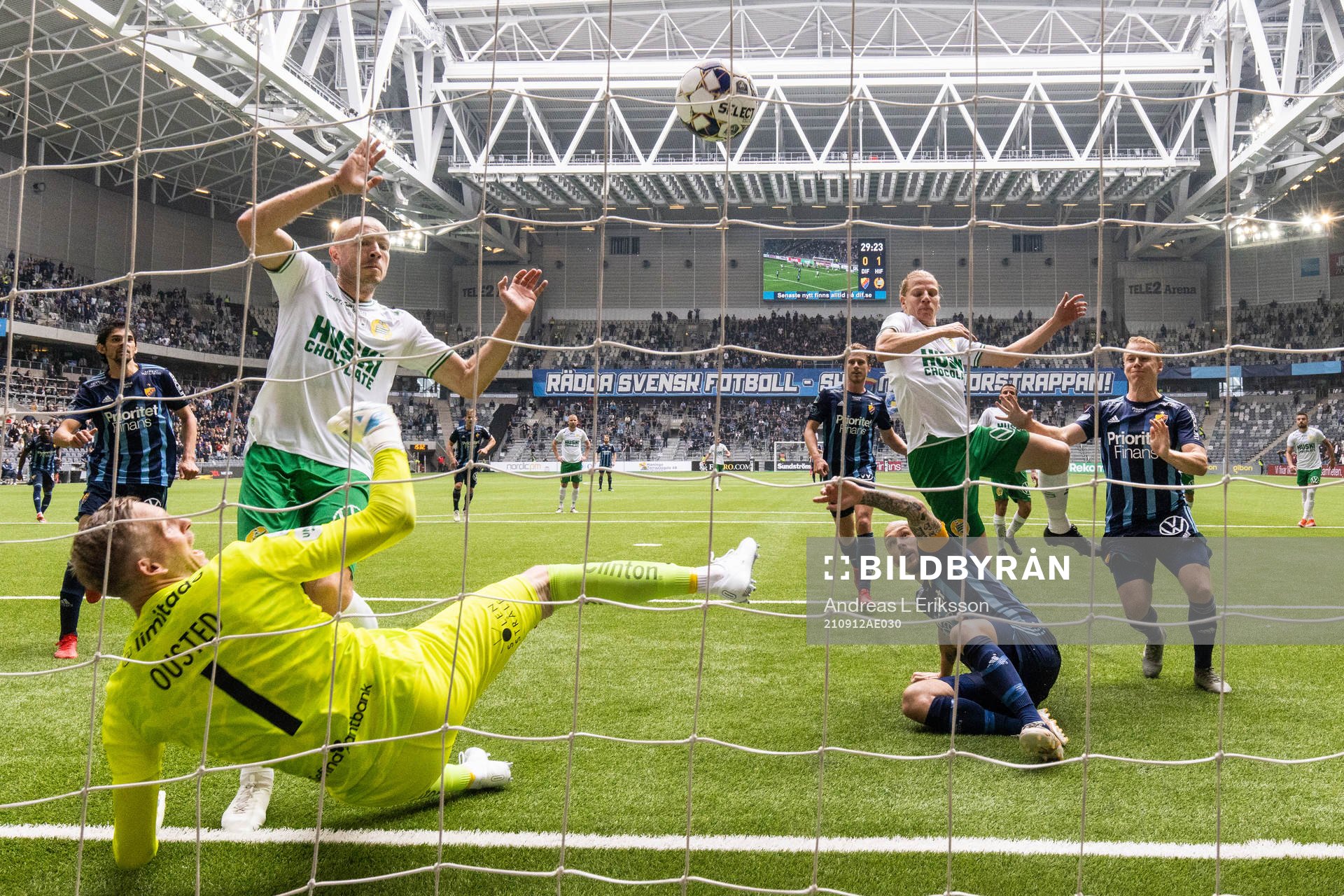 Djurgårdens Magnus Eriksson kvitterar till 1-1 förbi