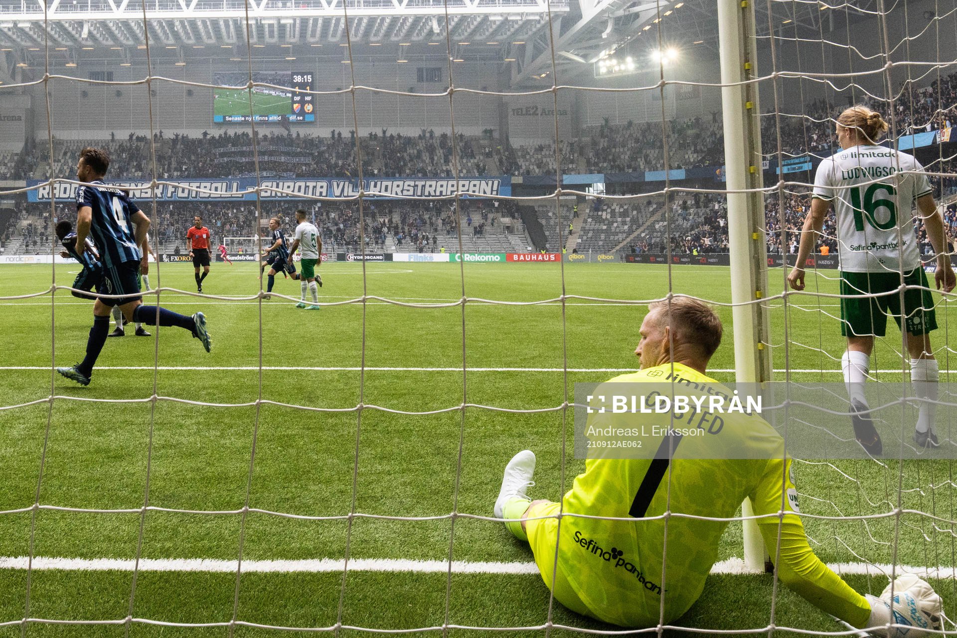 Hammarbys målvakt David Ousted deppar