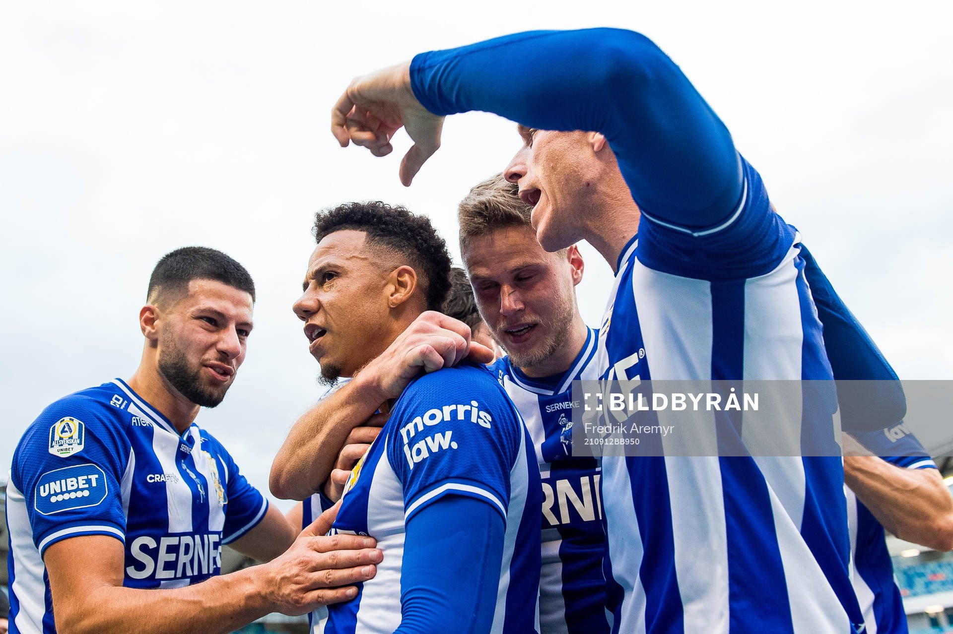 IFK Göteborgs Kevin Yakob och Tobias Sana jublar