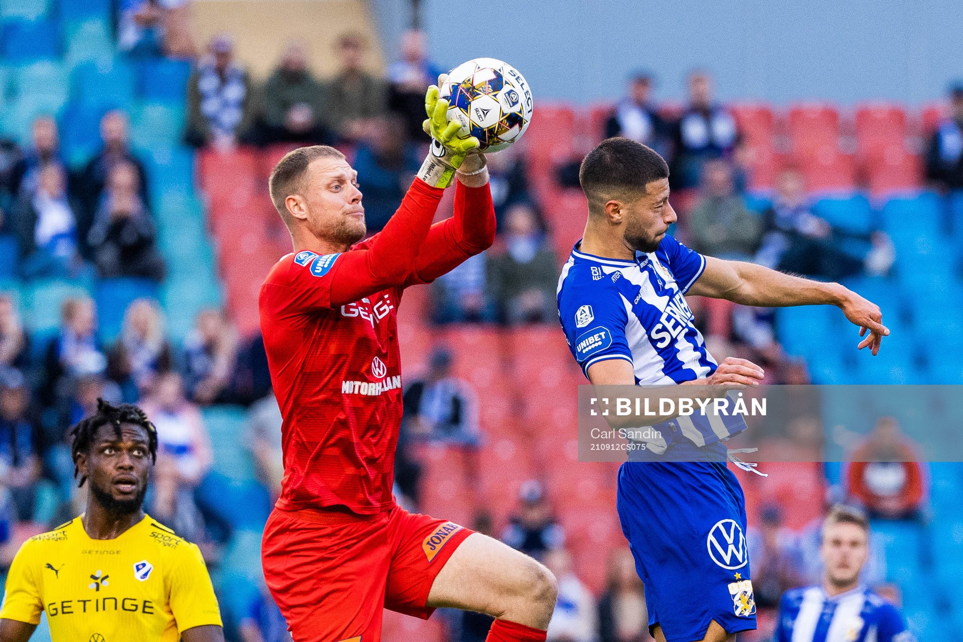 Halmstads målvakt Malkolm Nilsson Säfqvist och IFK