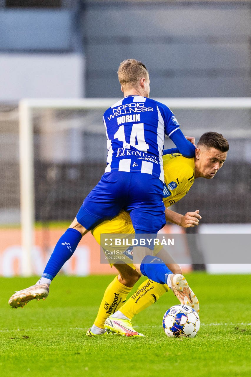 IFK Göteborgs Gustaf Norlin och Halmstads Marcus Antonsson