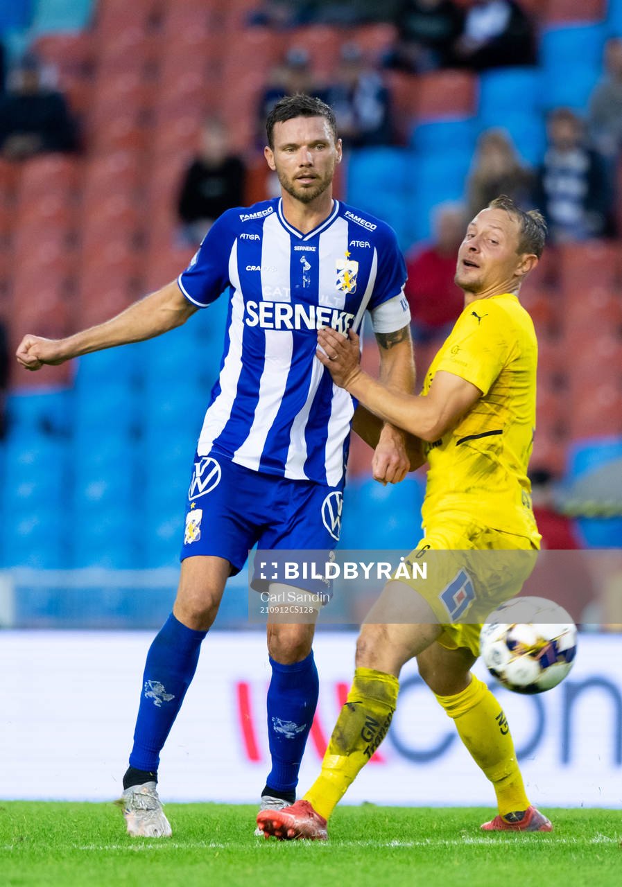 IFK Göteborgs Marcus Berg och  Halmstads Joel Allansson