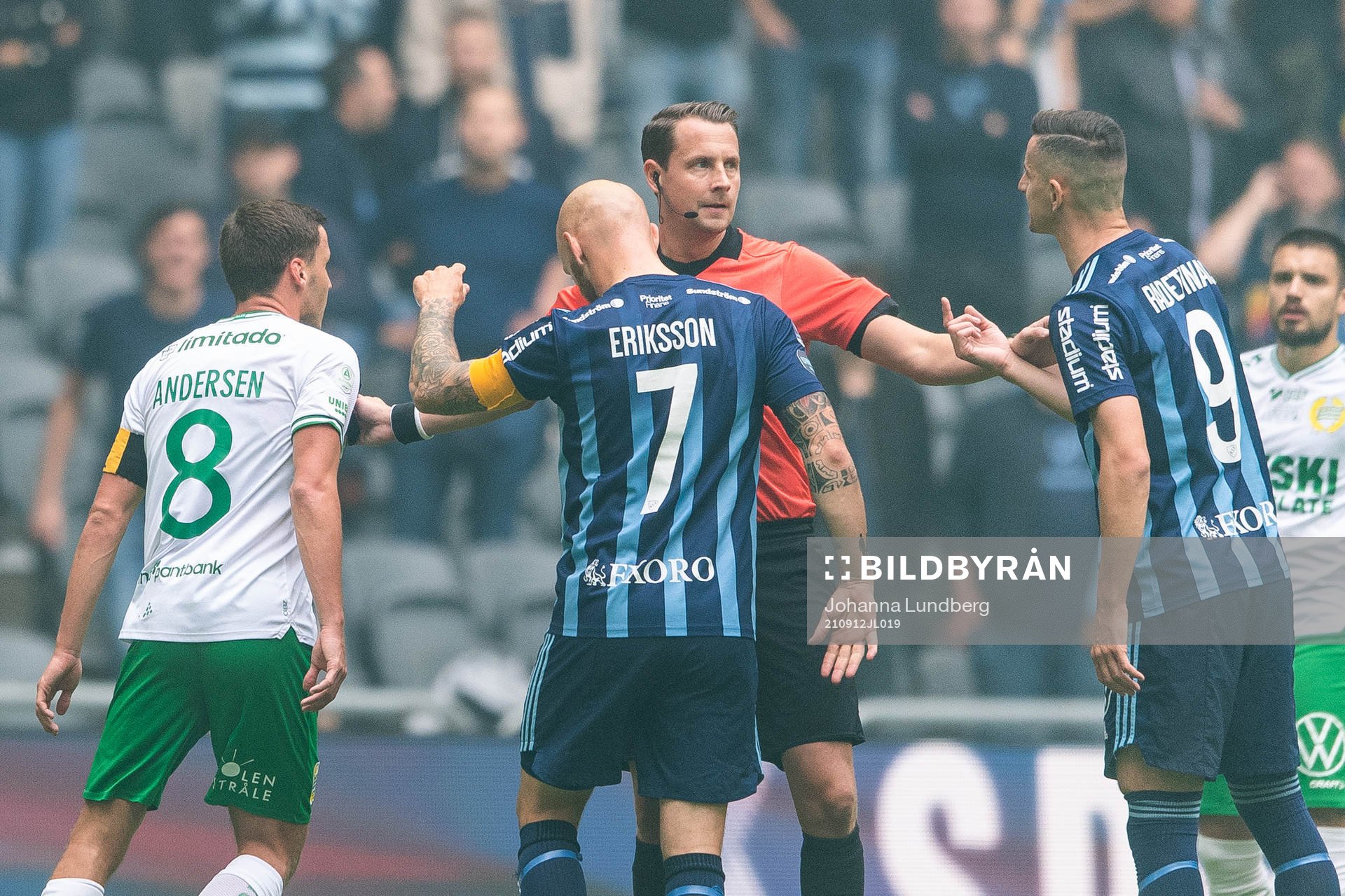 Hammarbys Jeppe Andersen och Djurgårdens Magnus Eriksson