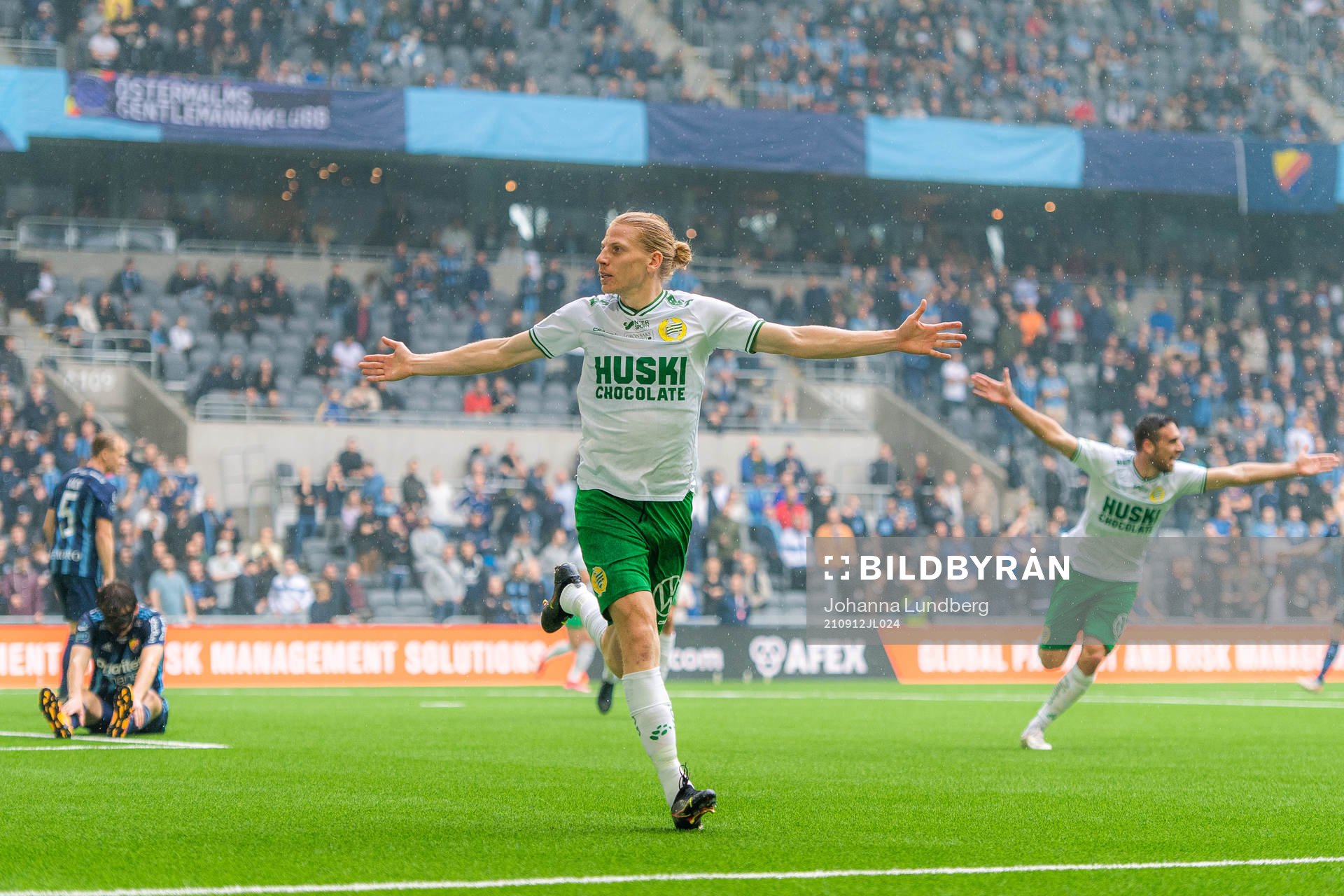 Hammarbys Gustav Ludwigson jublar