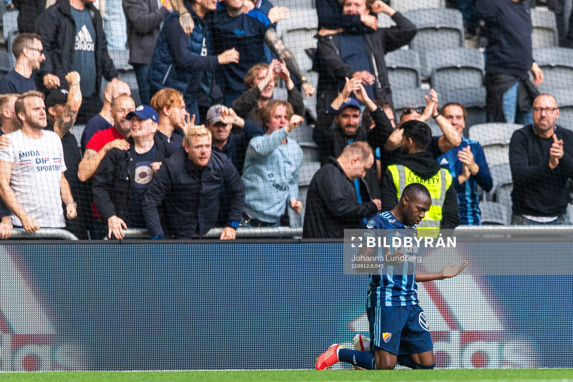 Djurgårdens Edward Chilufya jublar