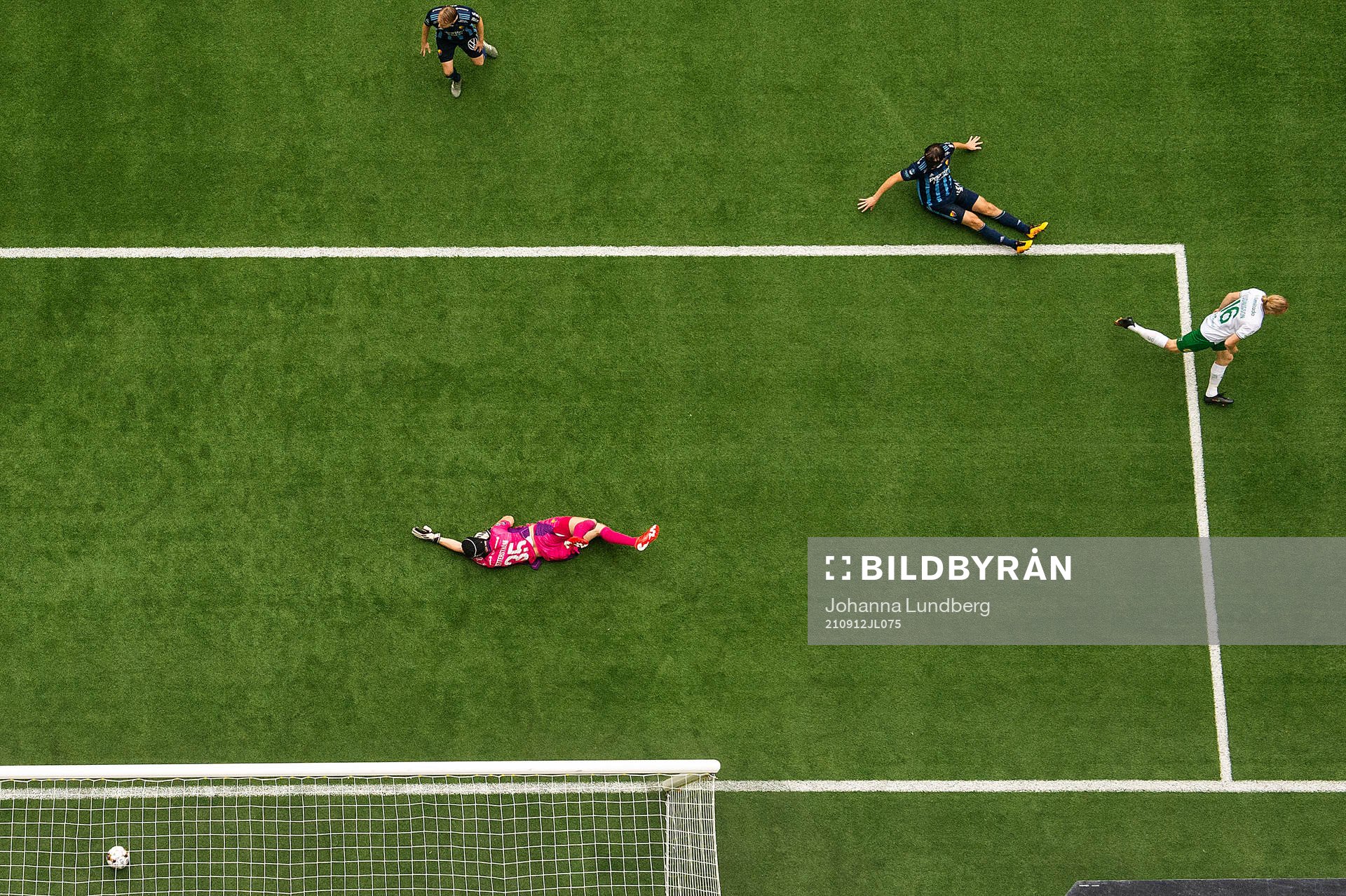 Hammarbys Gustav Ludwigson gör 0-1 bakom Djurgårdens