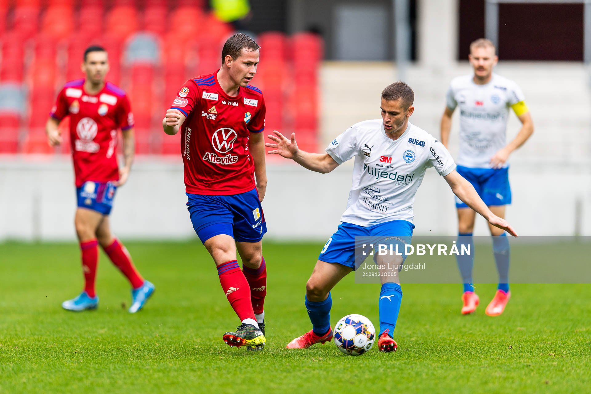 Östers Alex Thor Hauksson och Värnamos Oscar Johansson