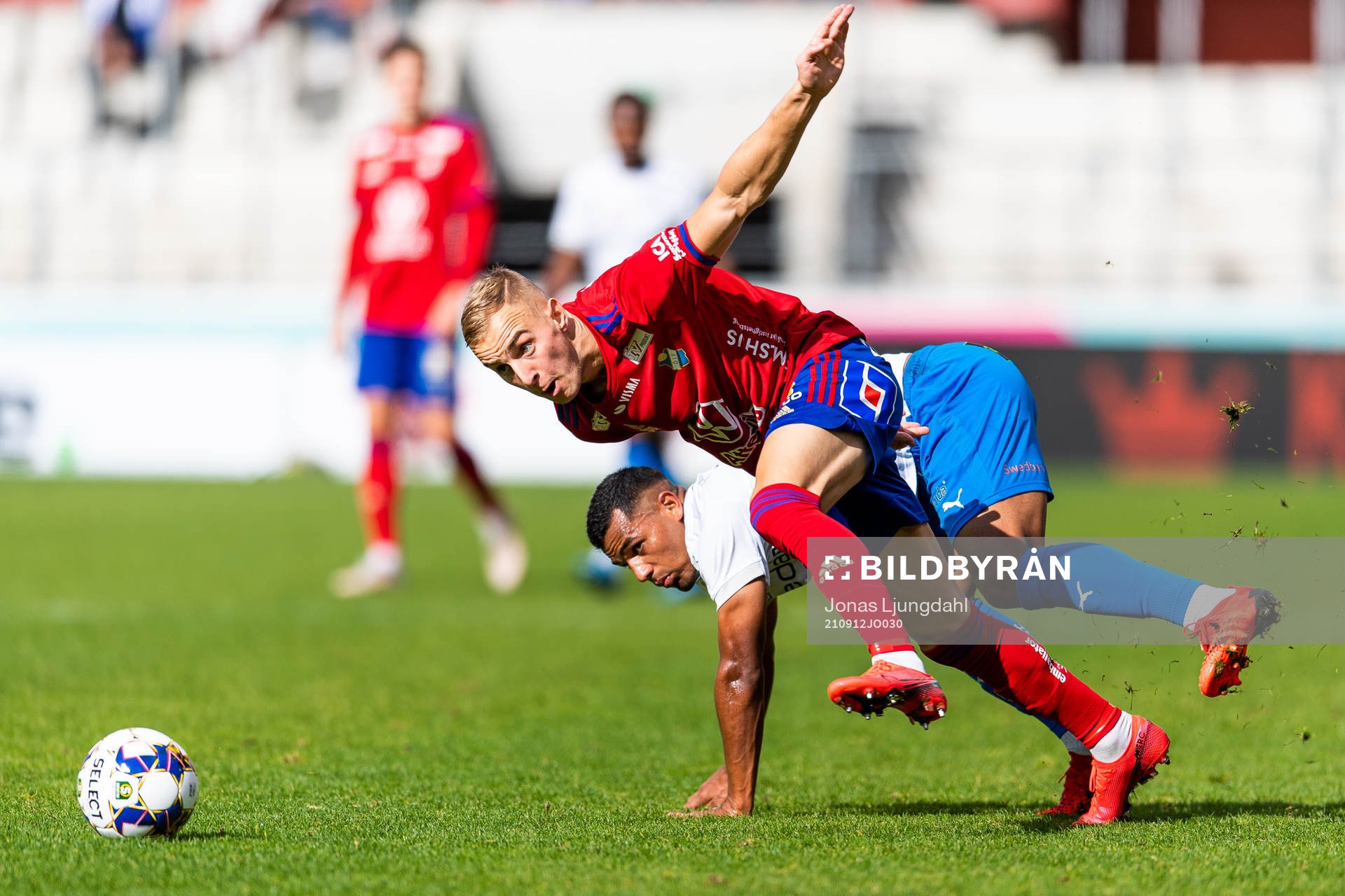 Östers Amel Mujanic och Värnamos Abdussalam Magashy